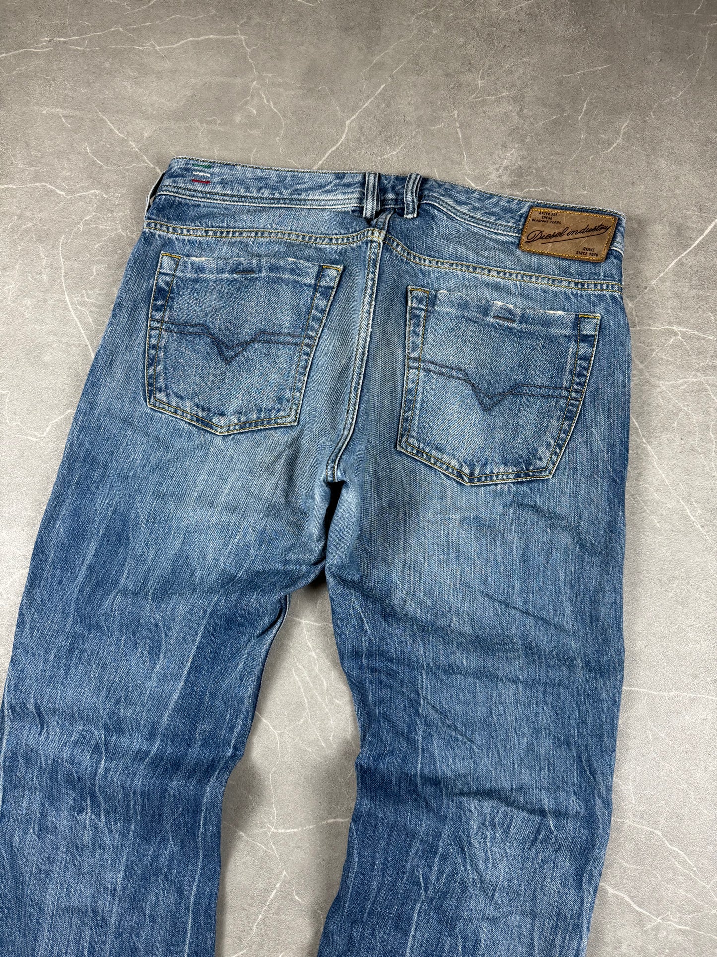 Washed Bootcut Jeans (M-L)