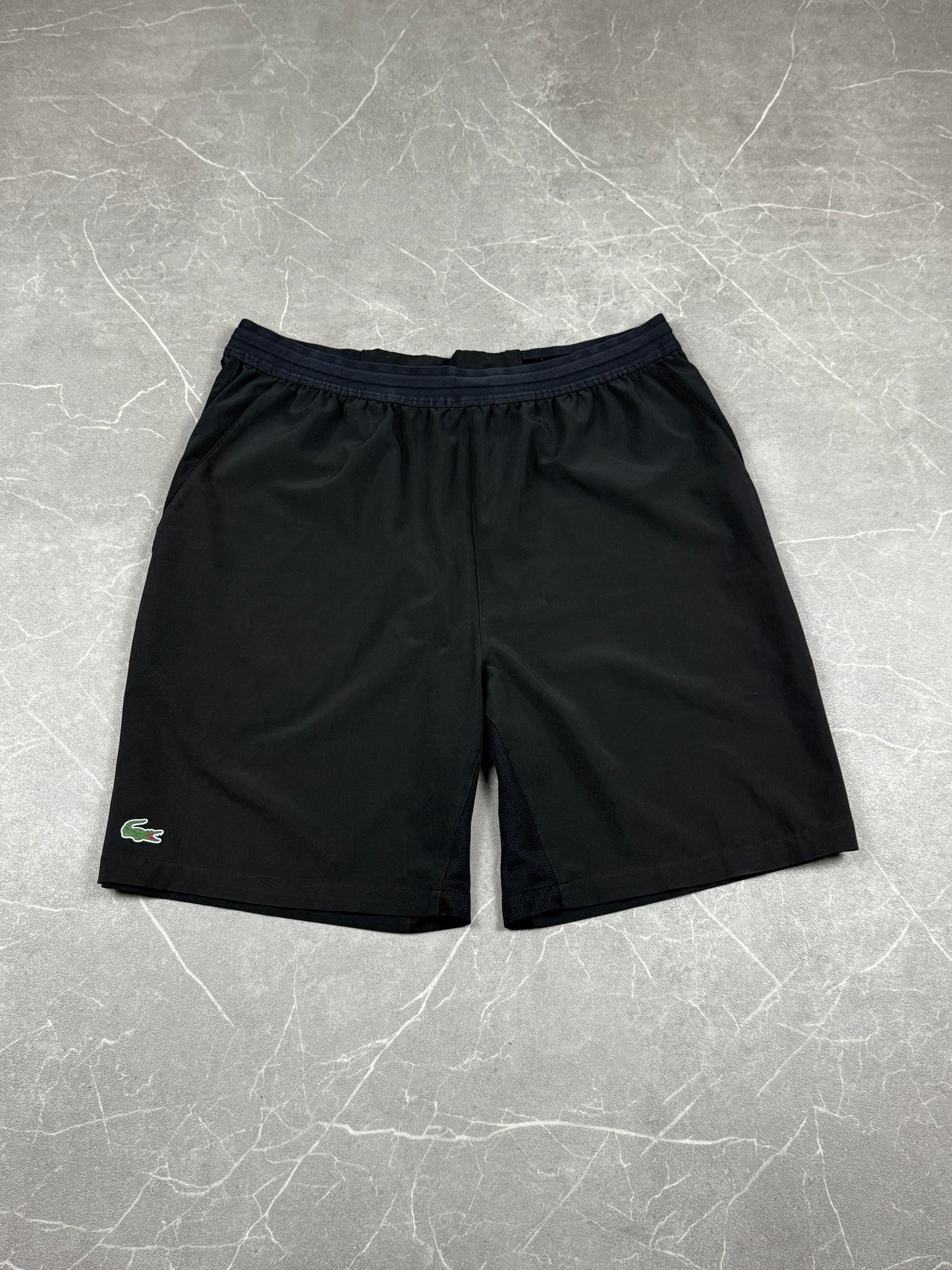 Lacoste Shorts (M-L)