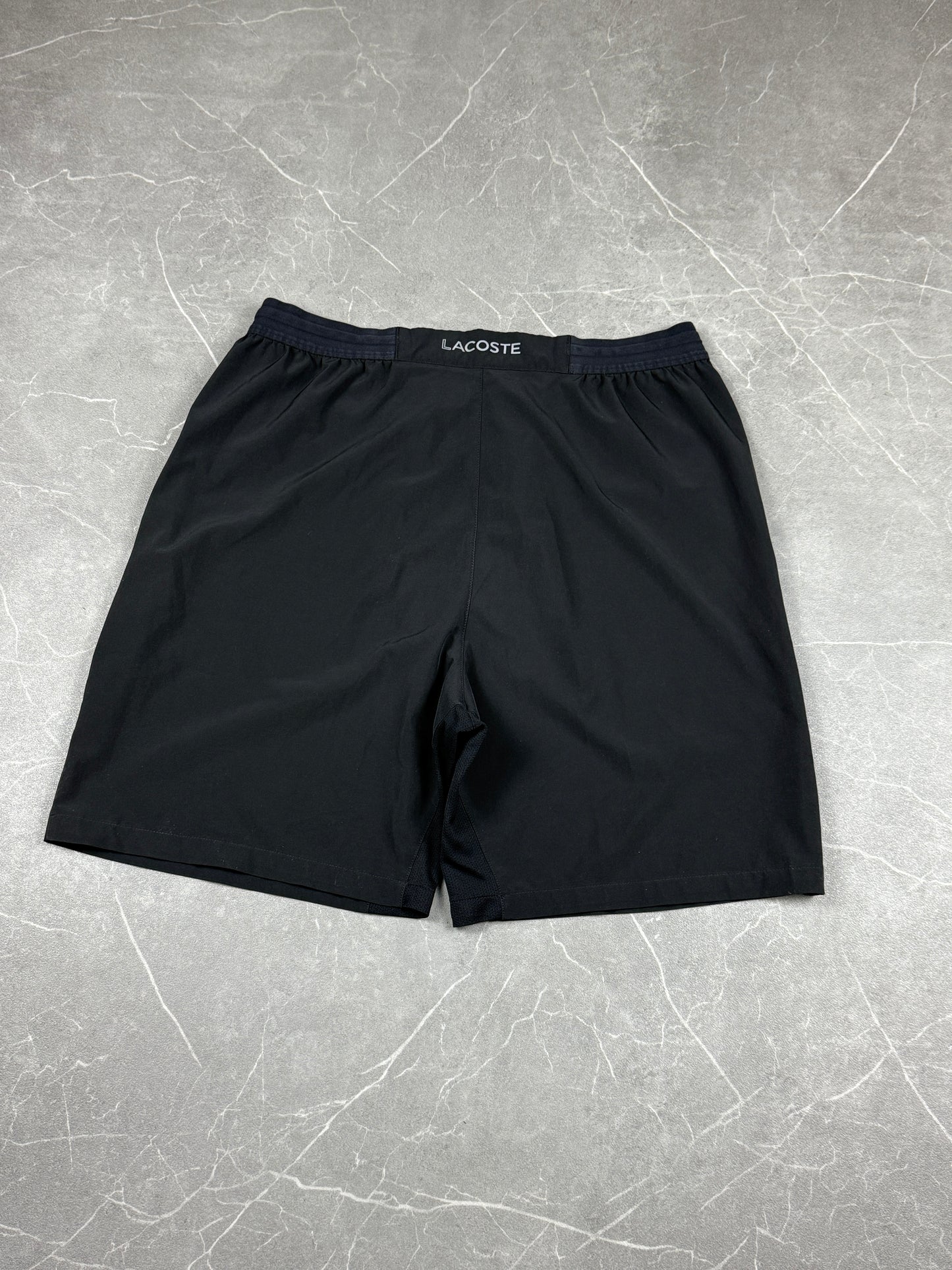 Lacoste Shorts (M-L)