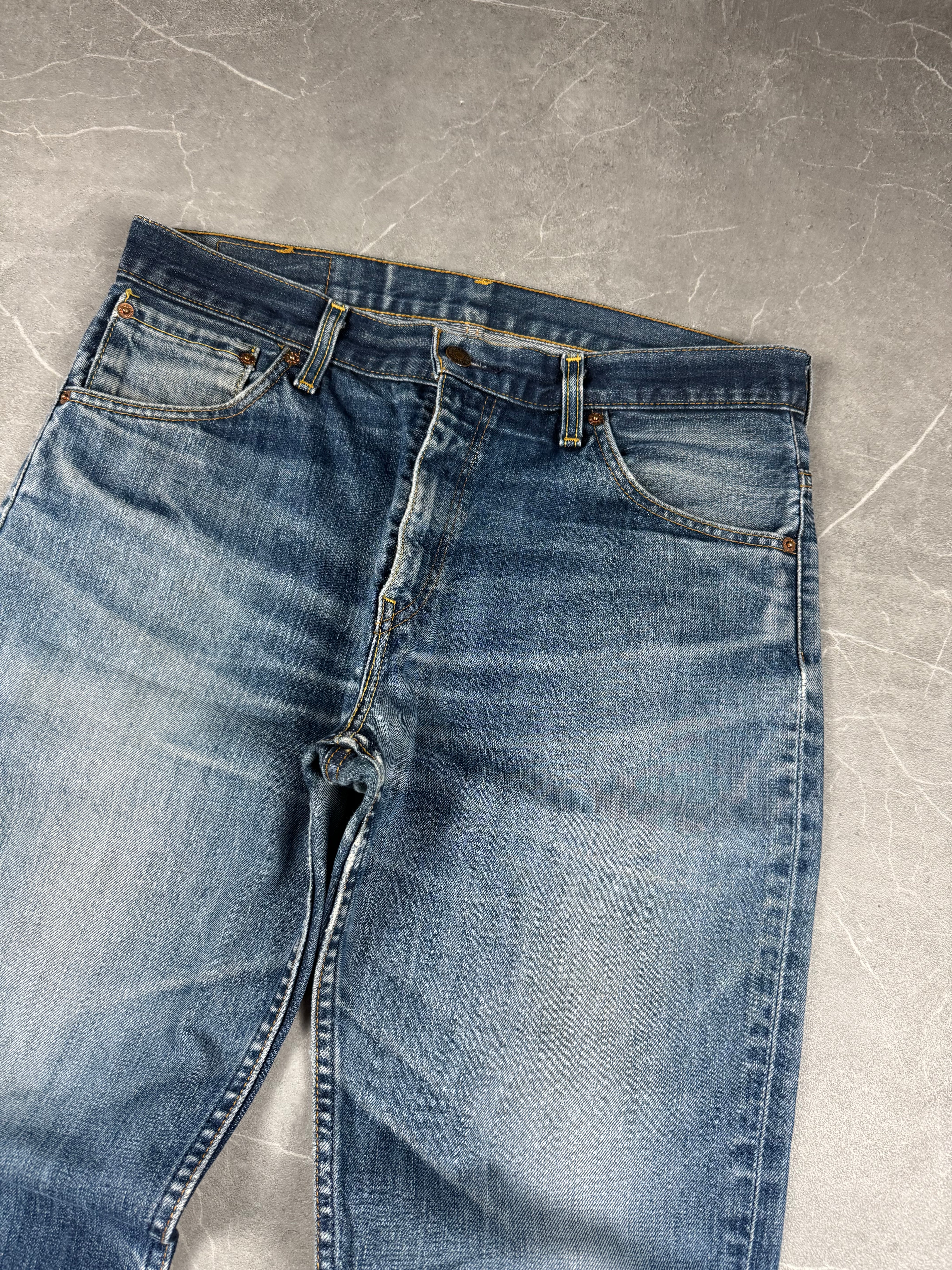 Levi's washed jeans (M)