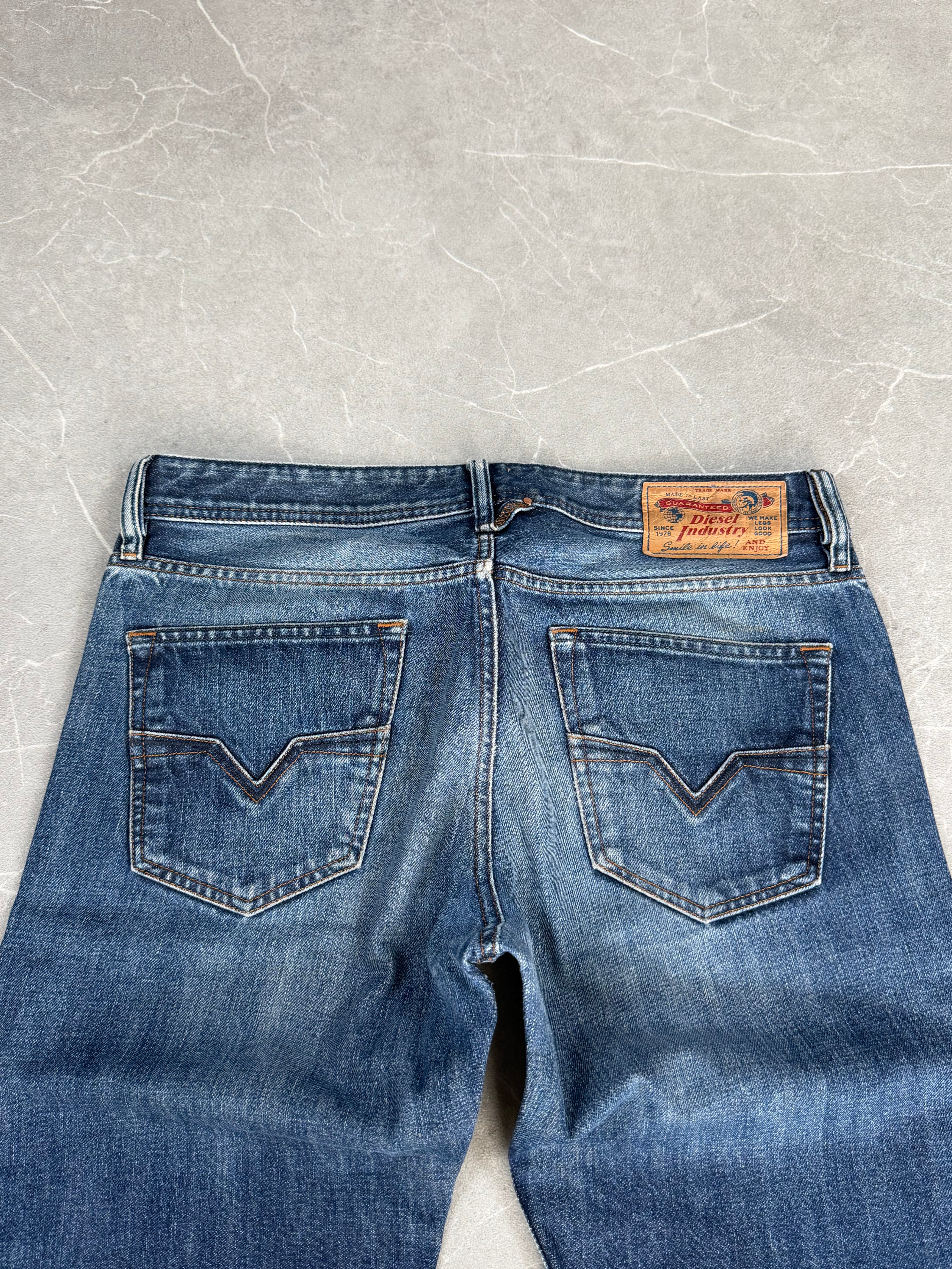 Diesel Vintage Straightfit Jeans (S)