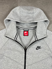 Nike Tech (M)