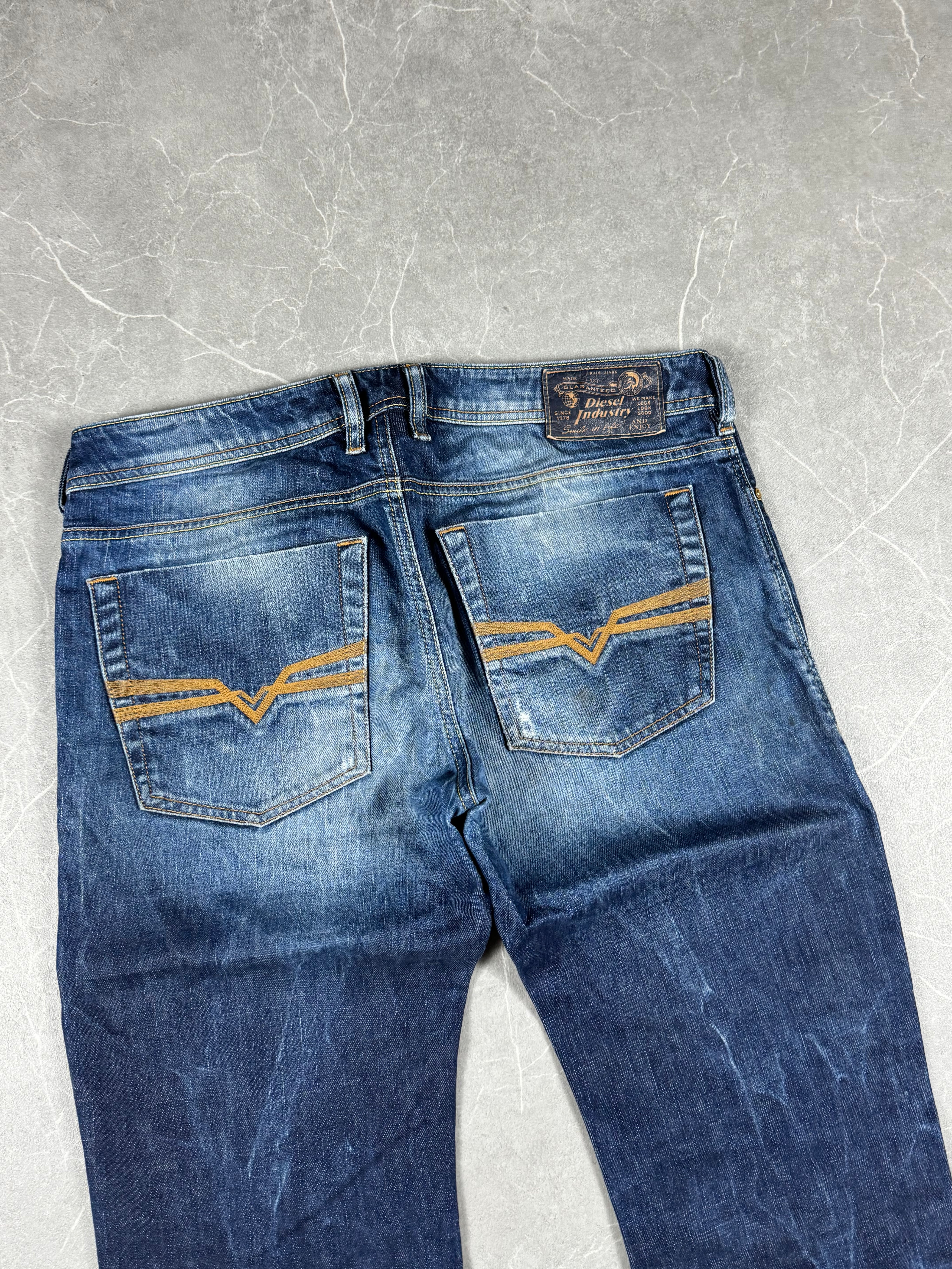 Diesel washed/Bootcut Jeans (M-L)