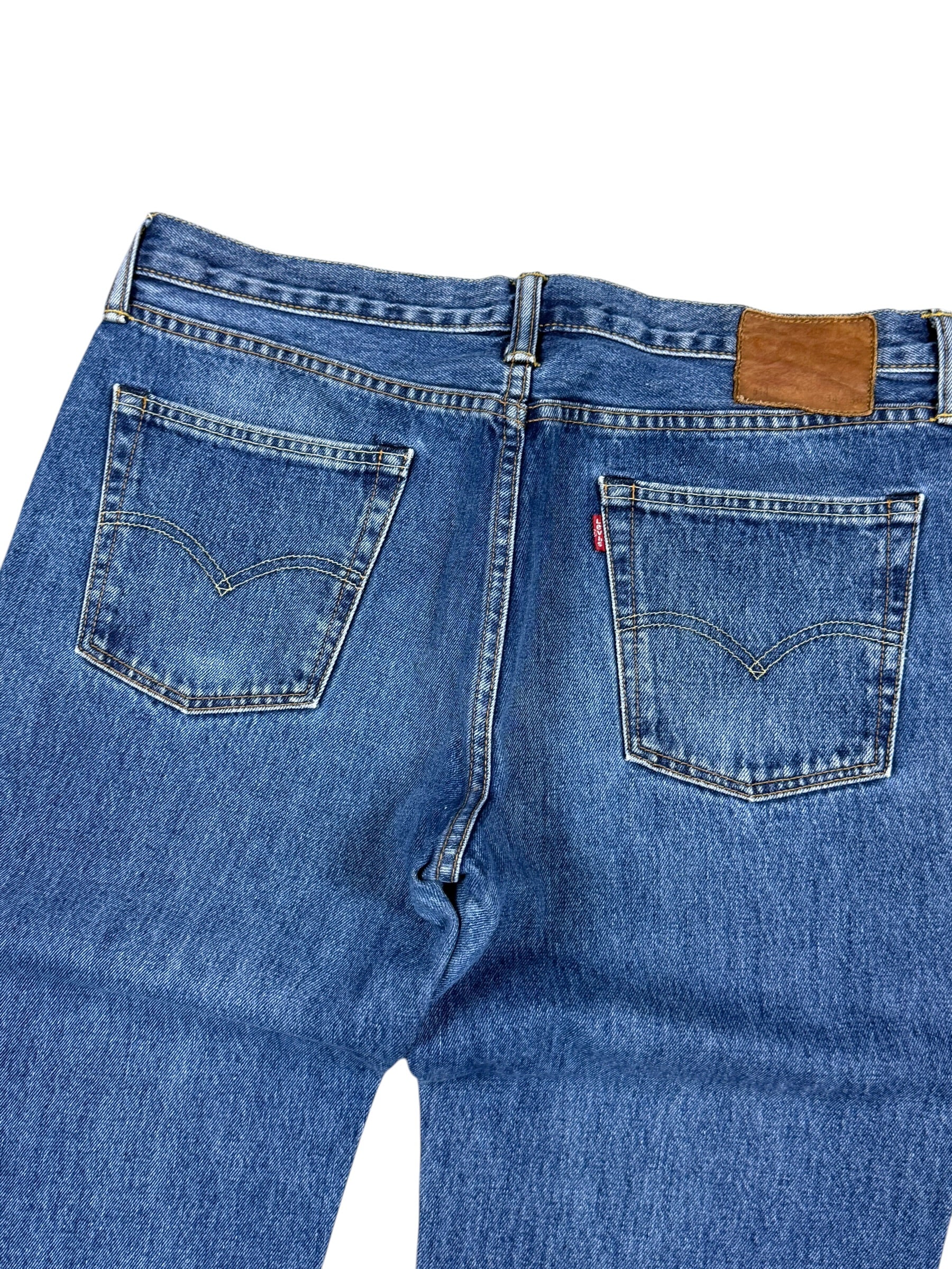 Levi’s Straight-Fit Jeans (S)