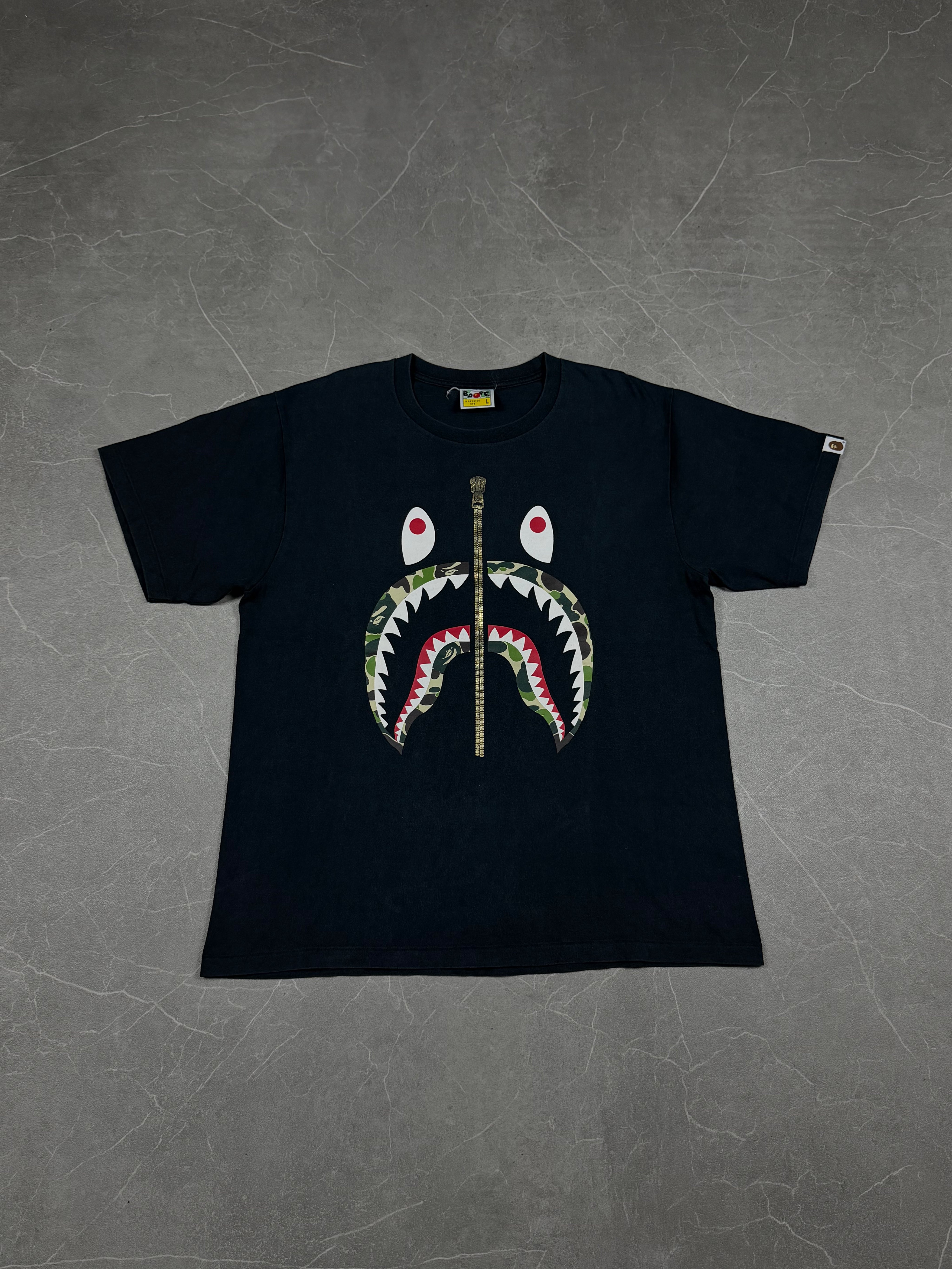 Bape camo Shark Tee (L)