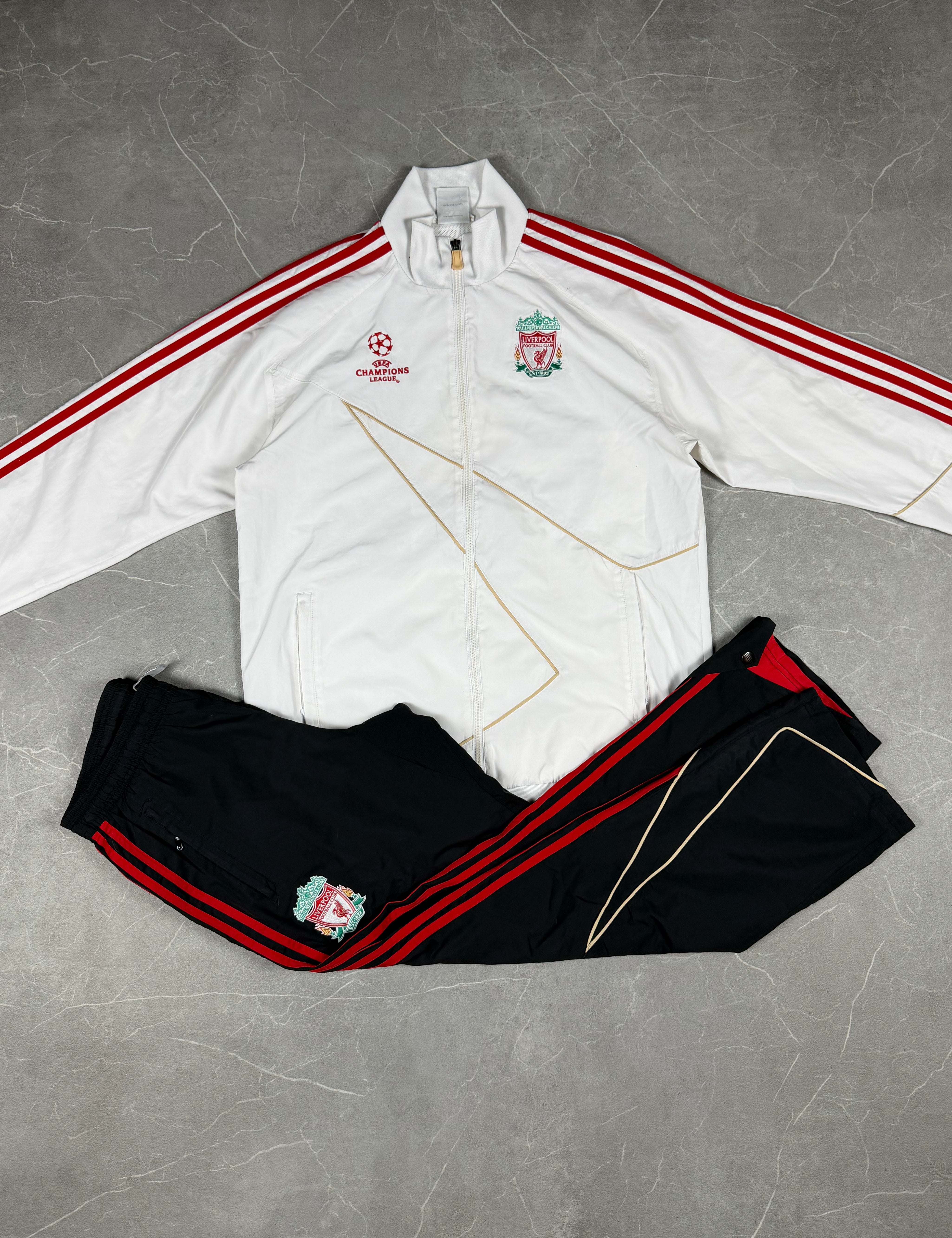 33F07DE8-1930-45EE-BADE-CFF05E68B77A.jpg