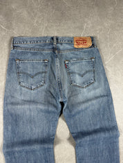 Levi's Straight Jeans (M-L)