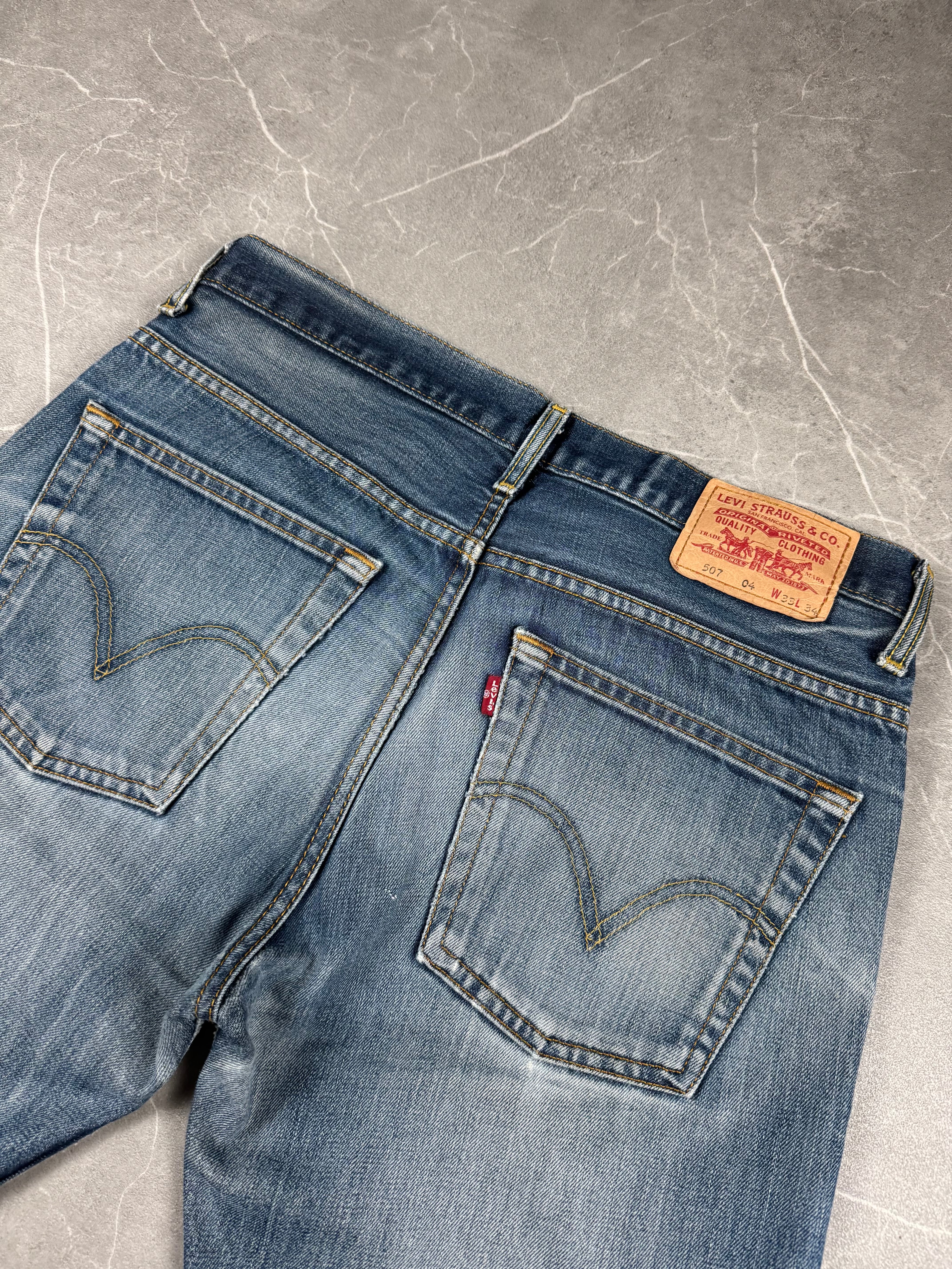 Levi's washed jeans (M)