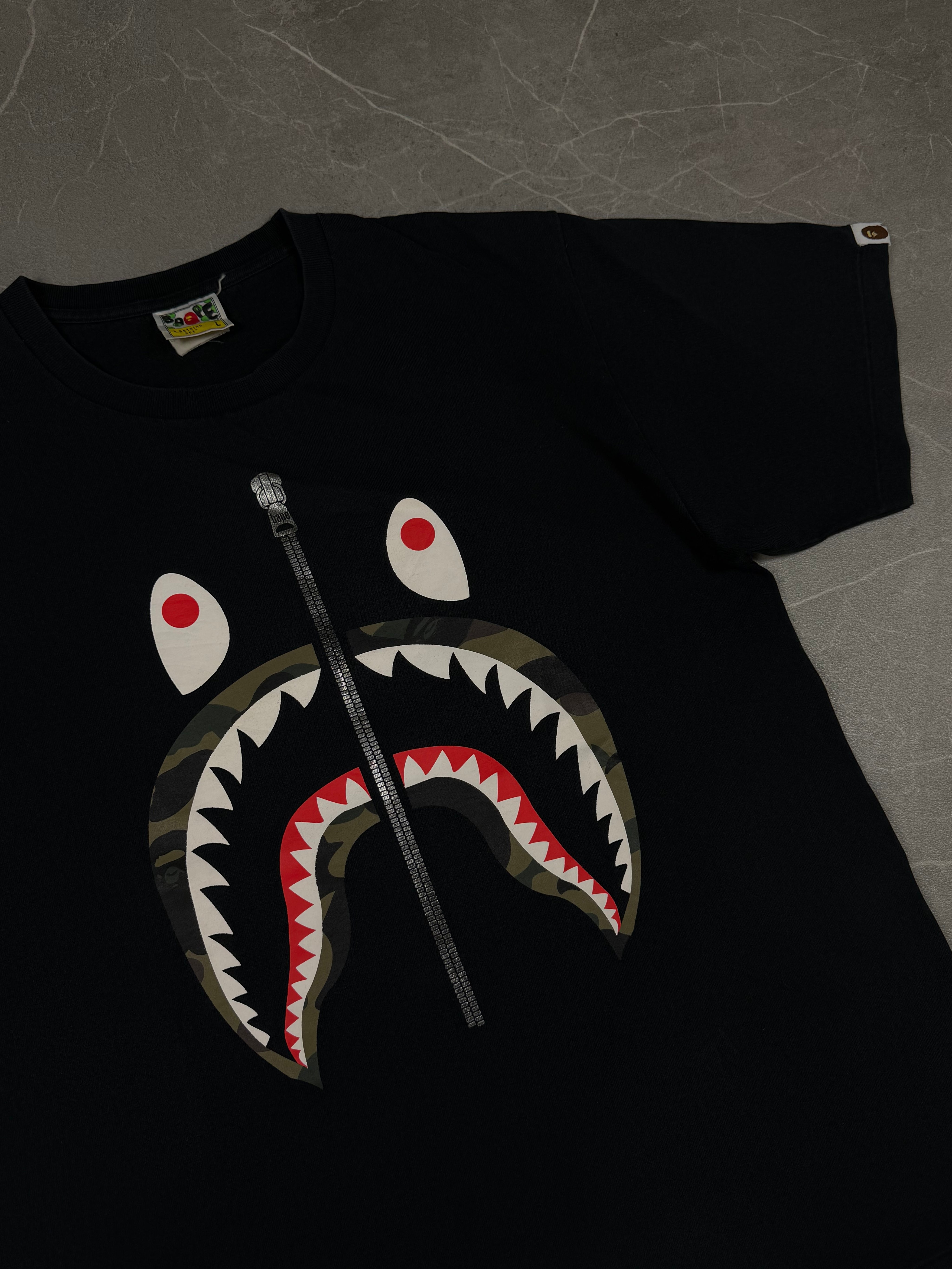 Bape camo Shark Tee (L)