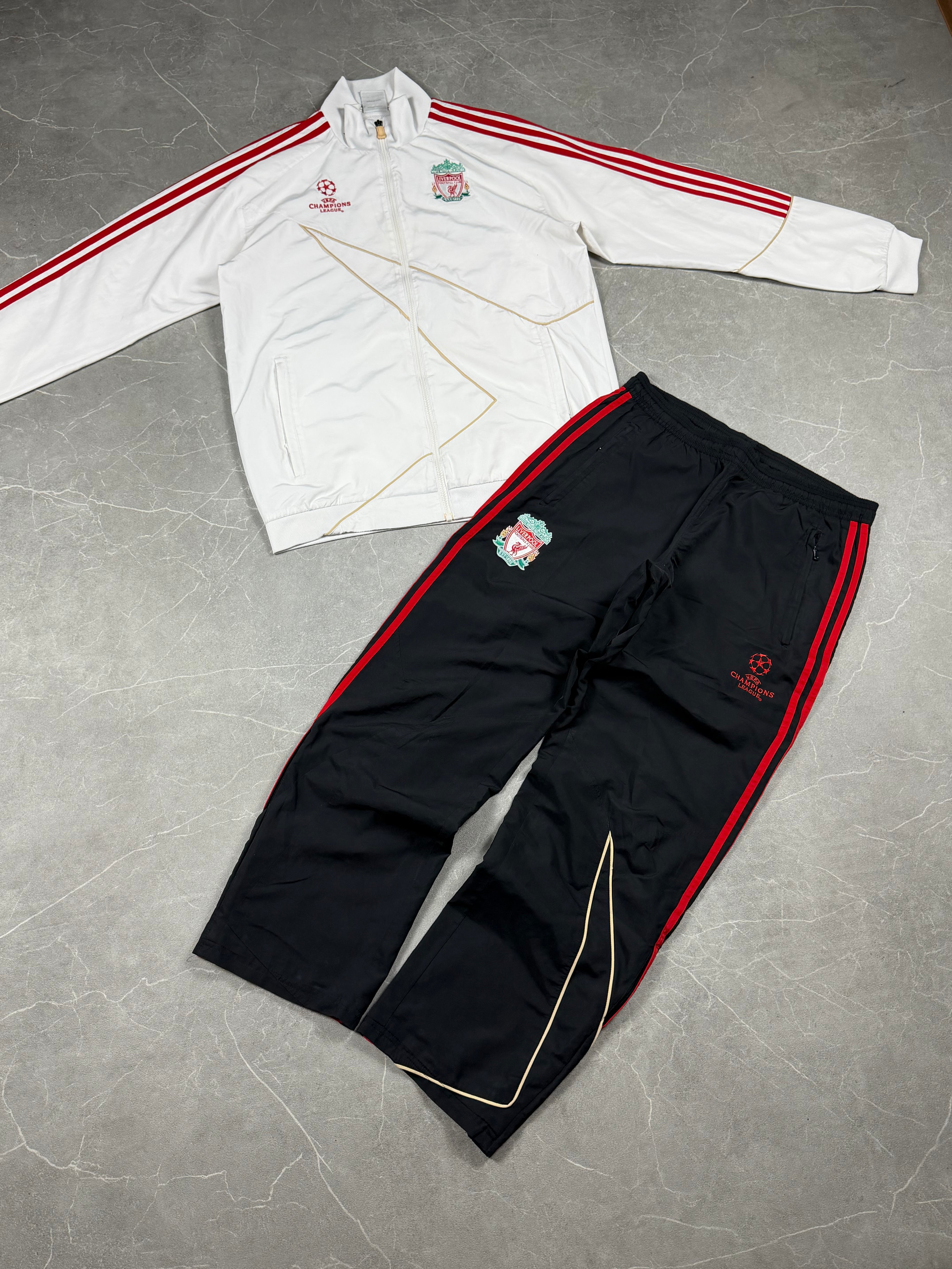 Adidas Liverpool Tracksuit (L)