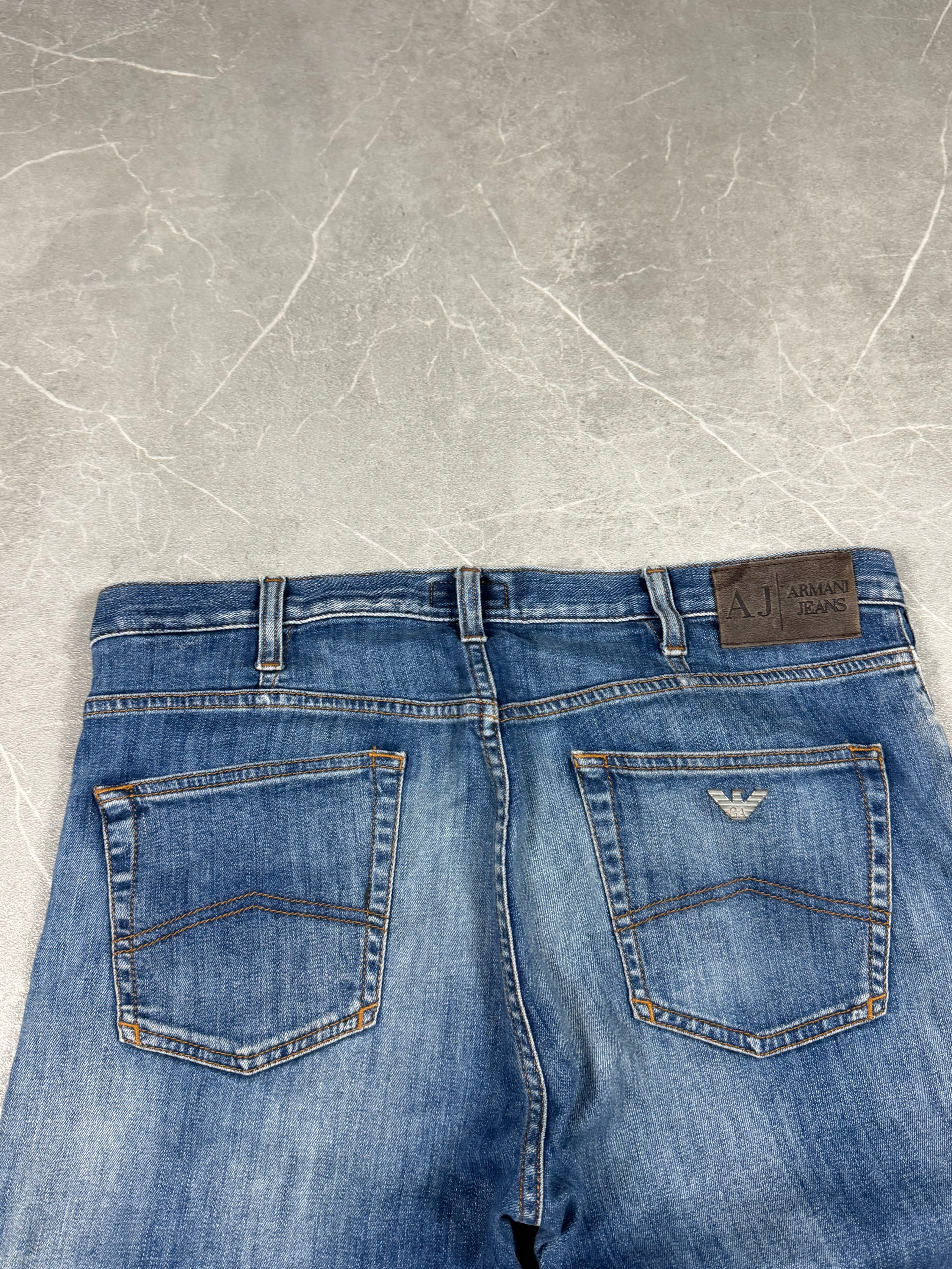 Armani straight-fit jeans (S)