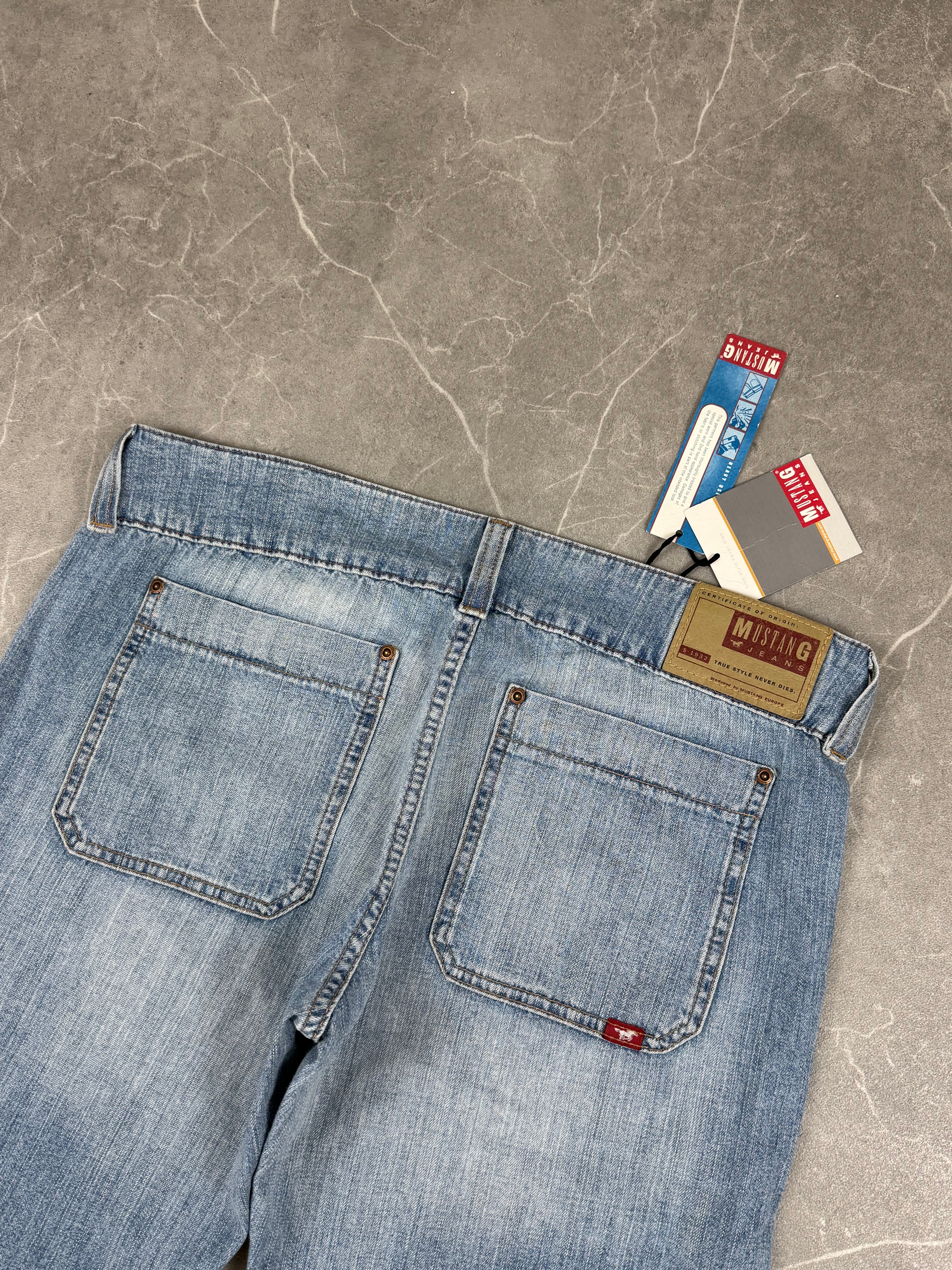 Mustang Bootcut Jeans (M)