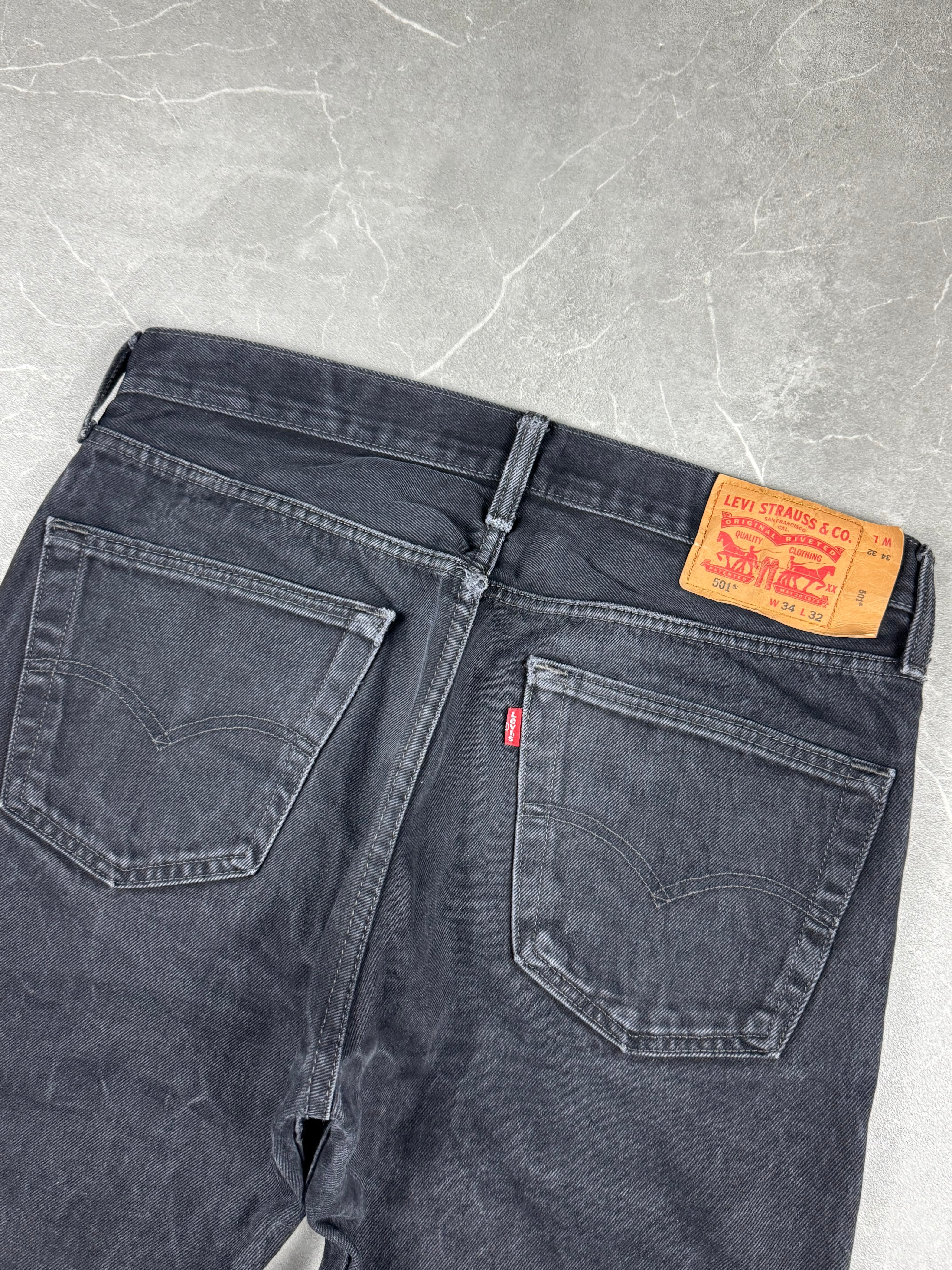 Levi's Straight Jeans (M)