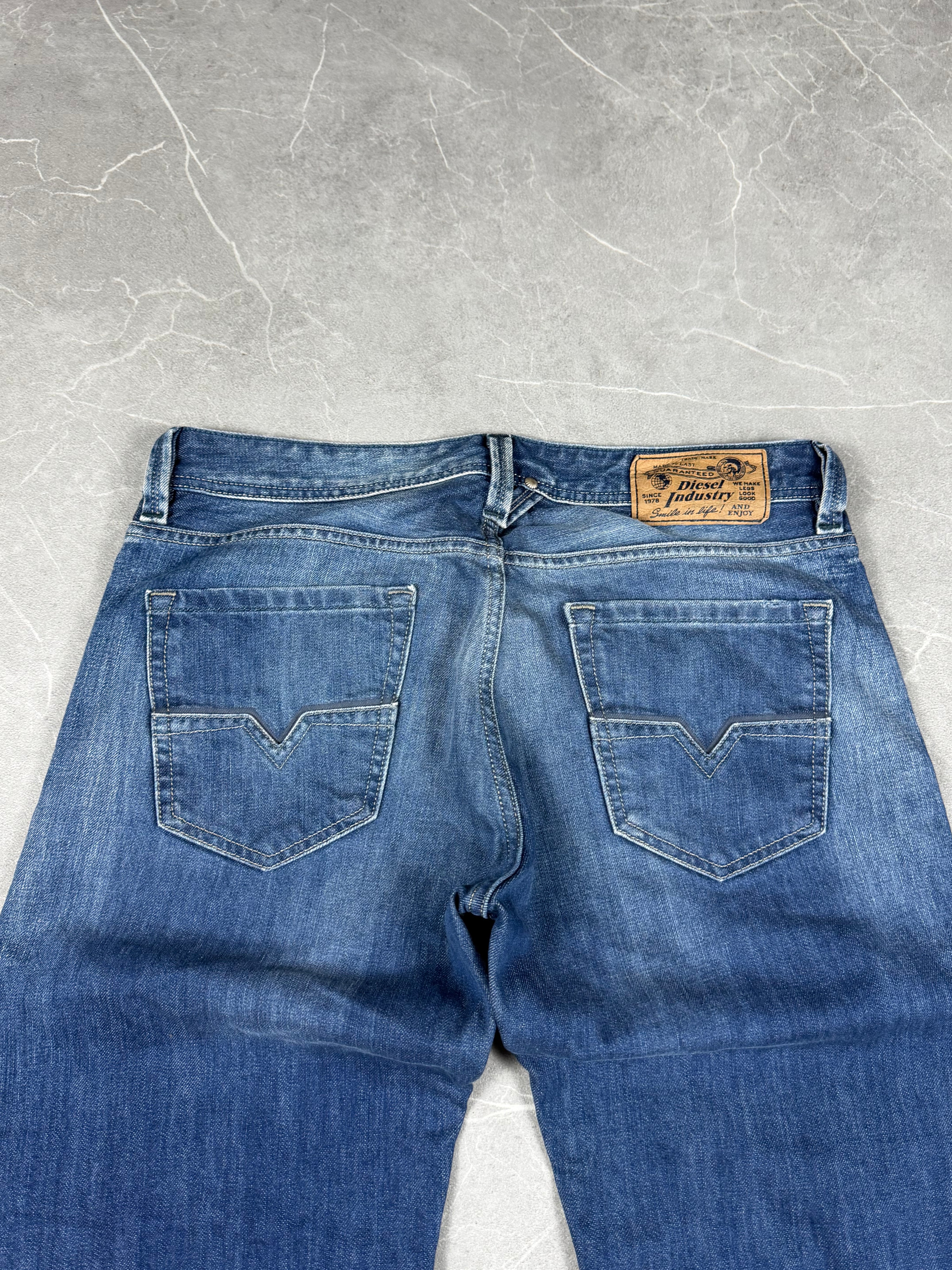 Diesel Vintage Straight fit Jeans (M)