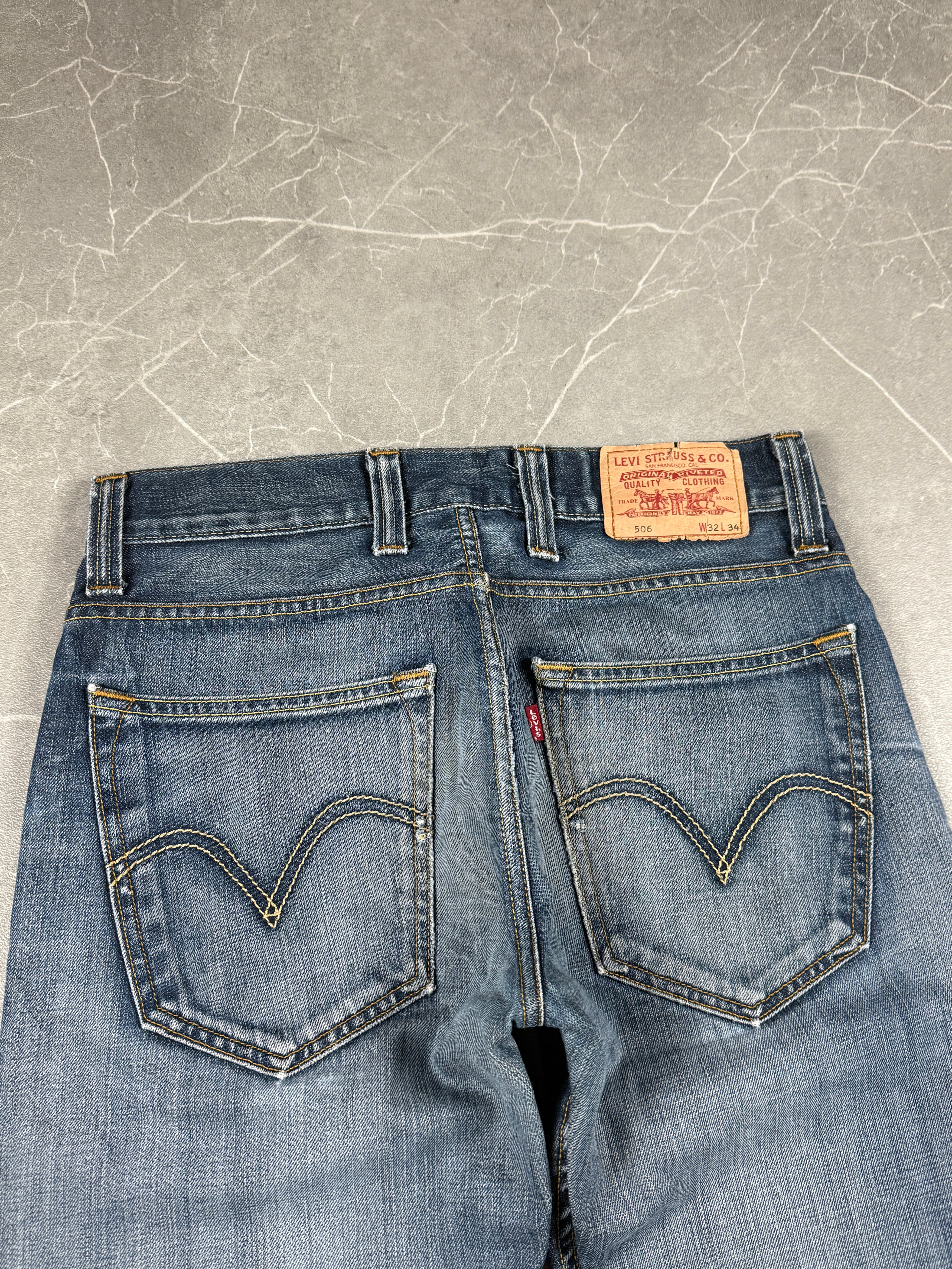 Levi's washed jeans (M)