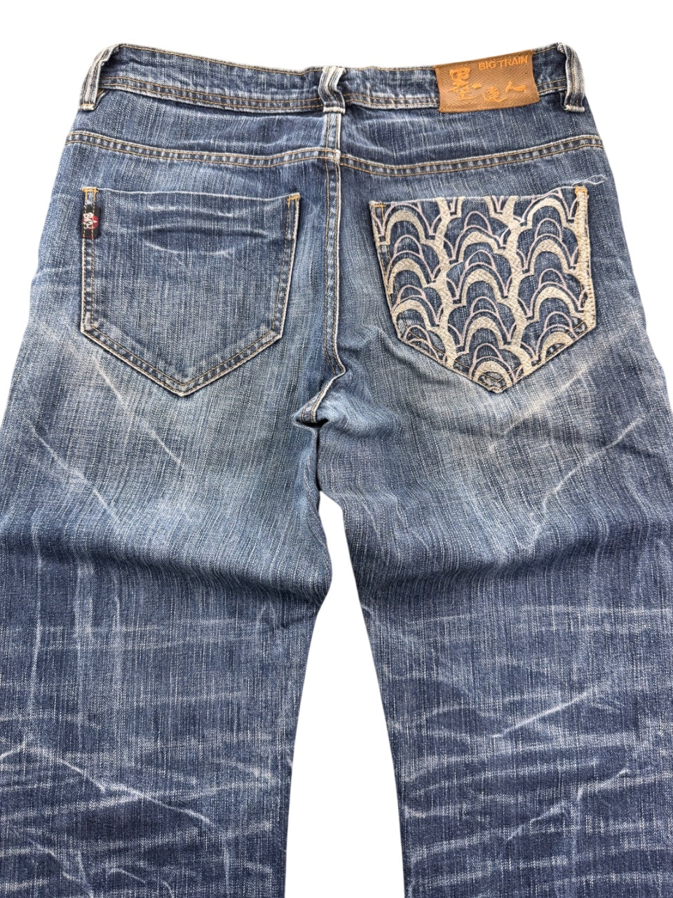 Big Train Big Logo Crazy Washed Straightfit Jeans (XS-S)
