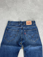 Vintage Levi’s Straightfit Jeans (XS-S)