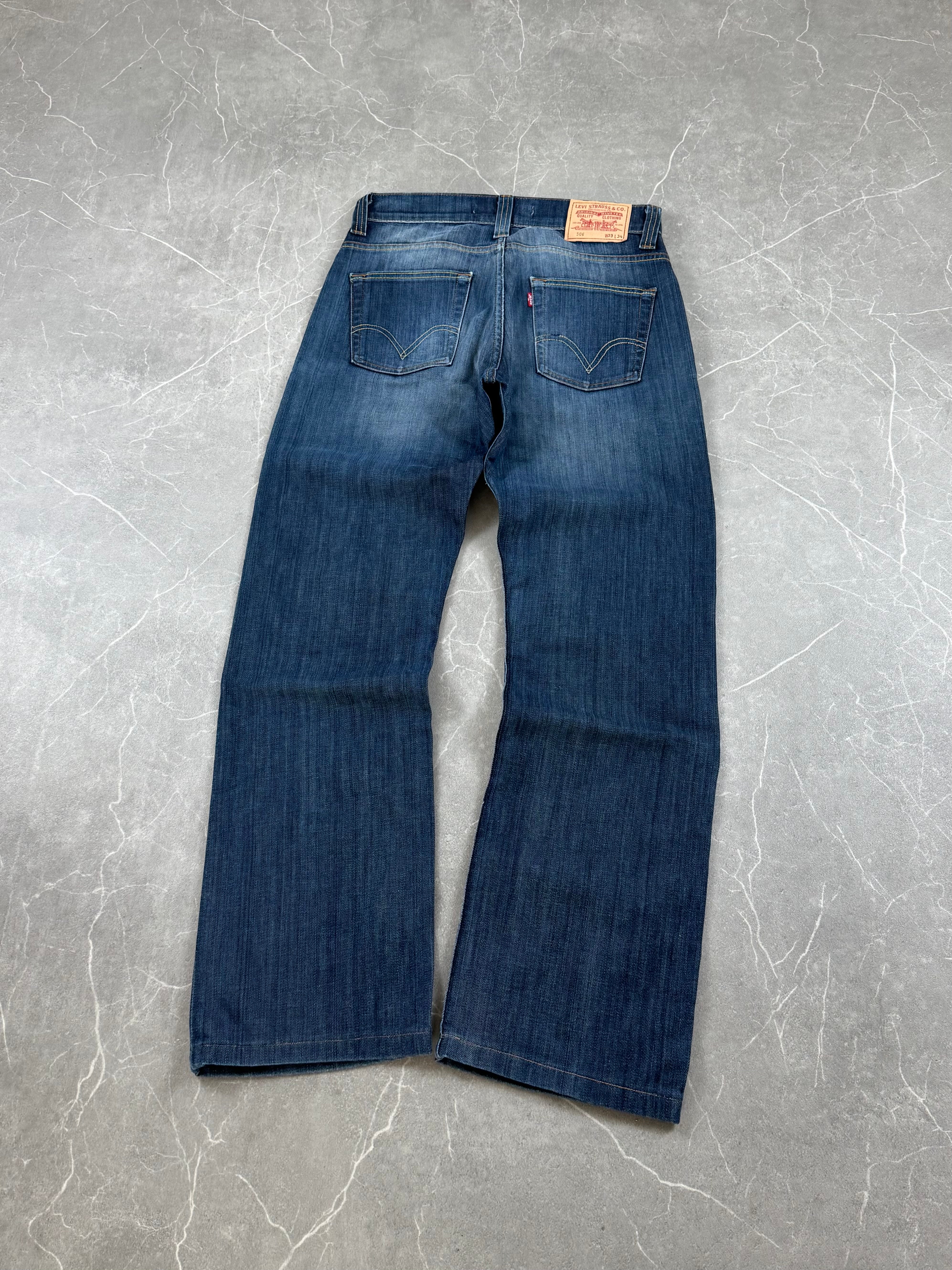 Levi's Straight Jeans (M)