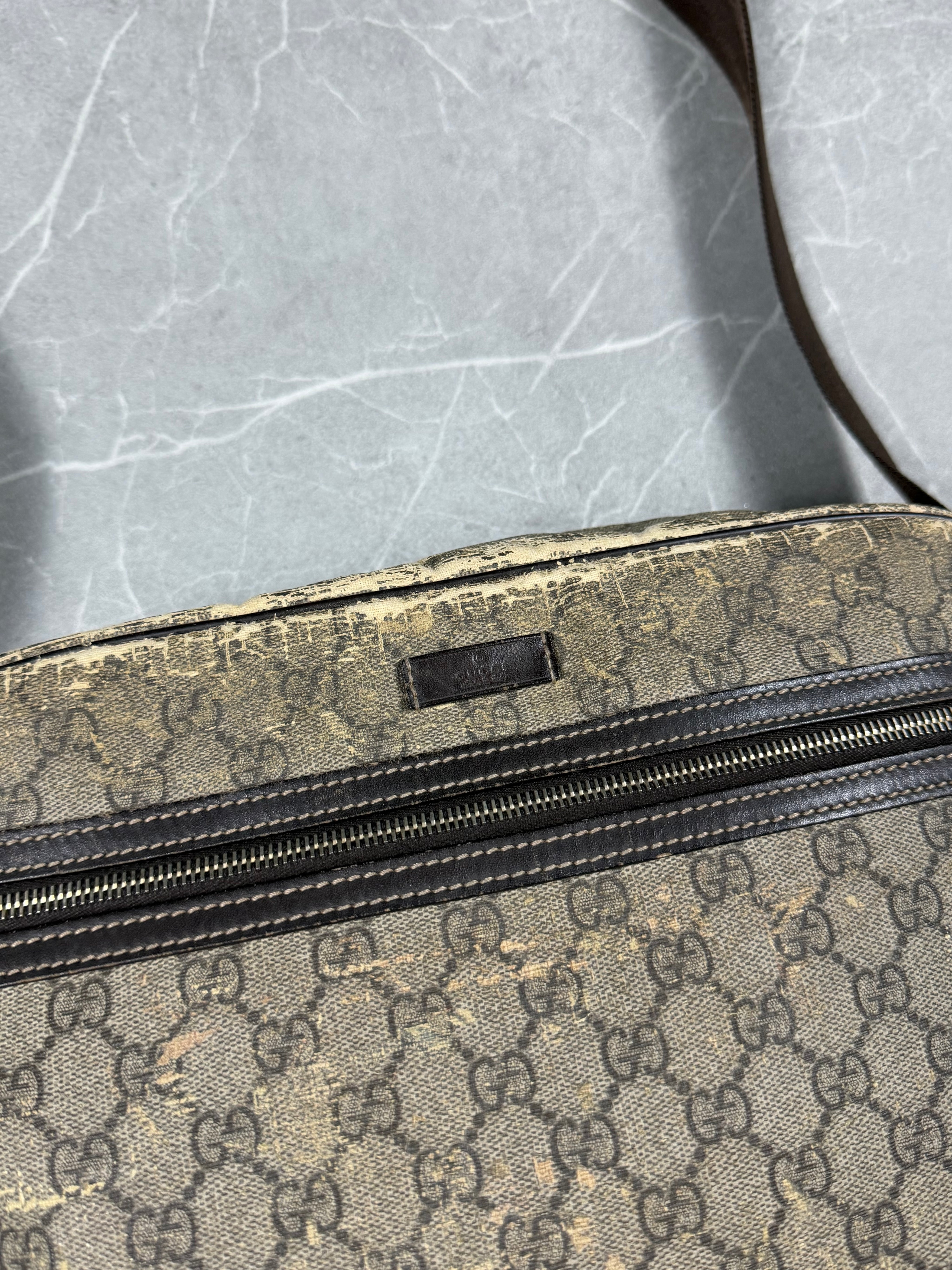 Vintage Gucci GG Supreme Messenger Bag