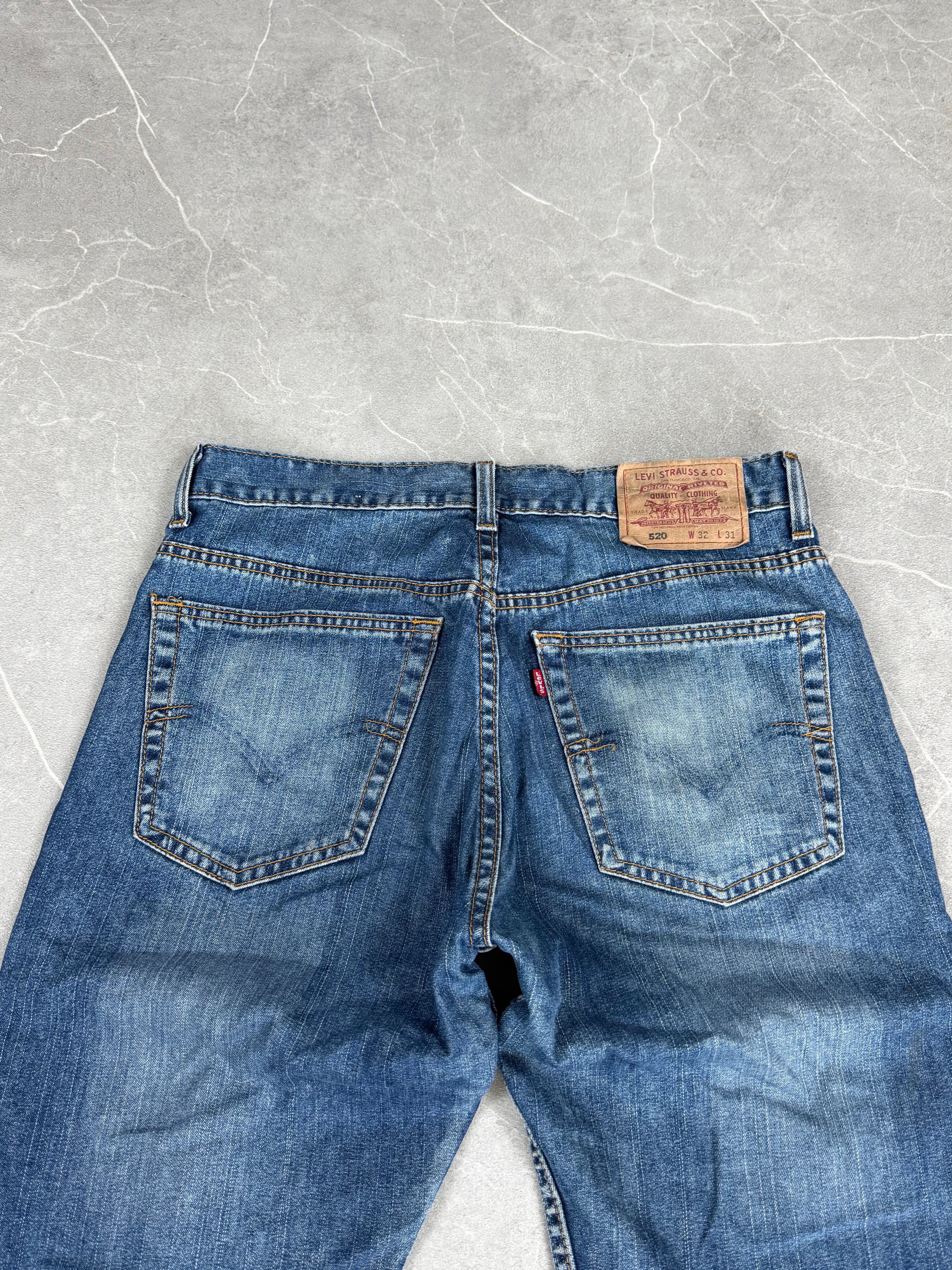 Levi’s 520 Bootcut Jeans (S)