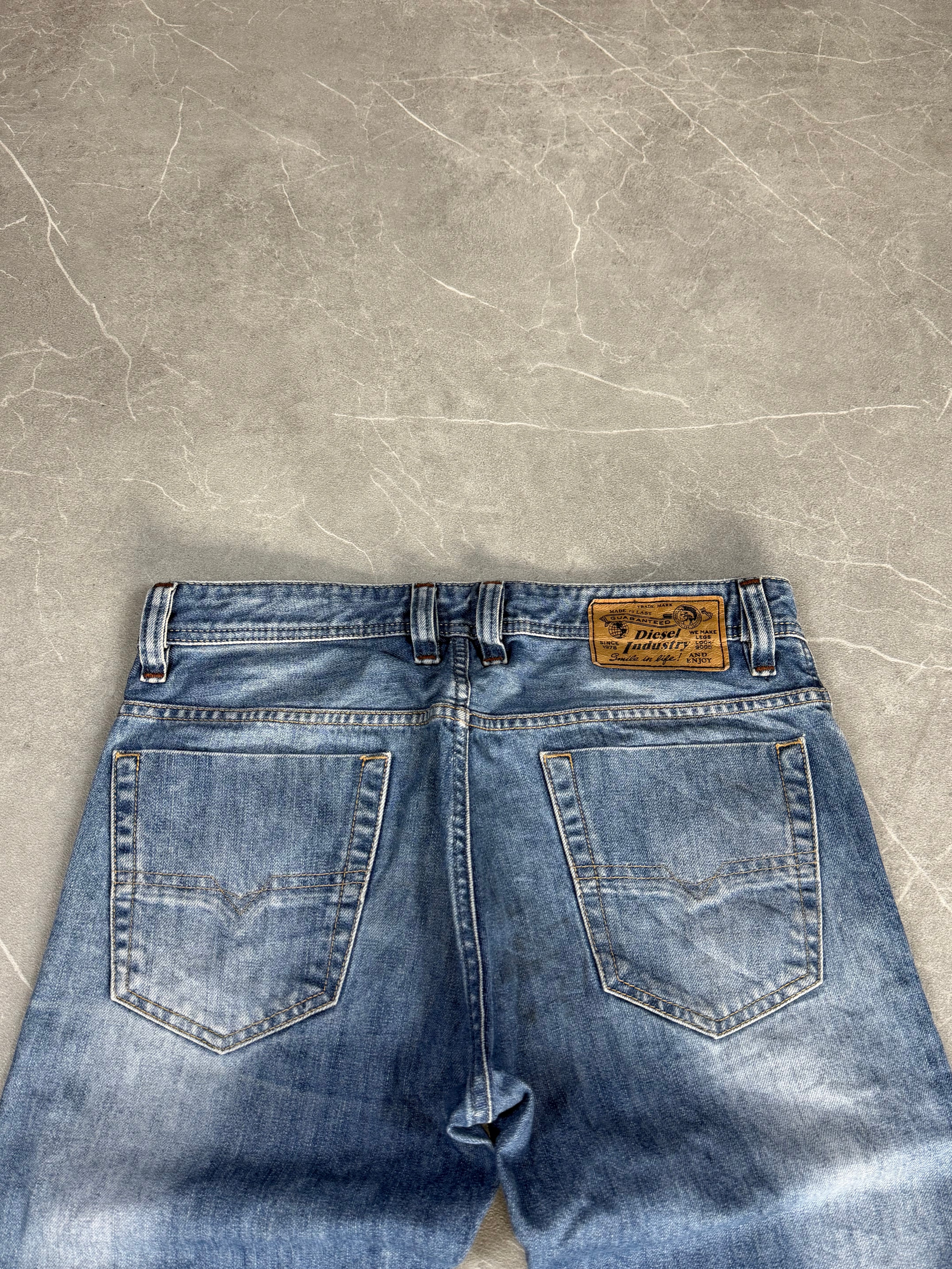 Diesel washed Straightfit Jeans (S-M)