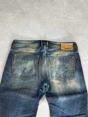 These sandwashed bootcut jeans (S)