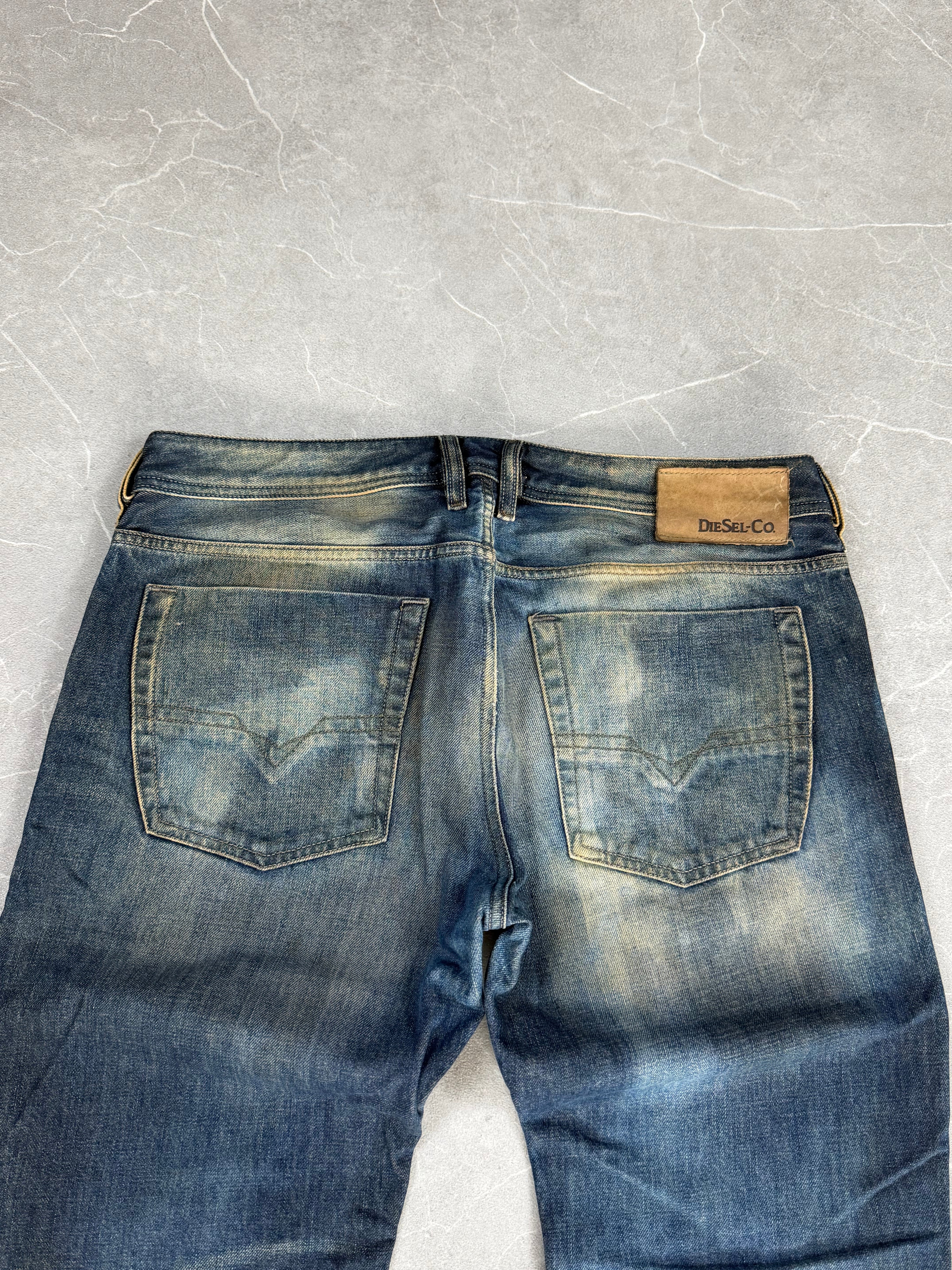 These sandwashed bootcut jeans (S)