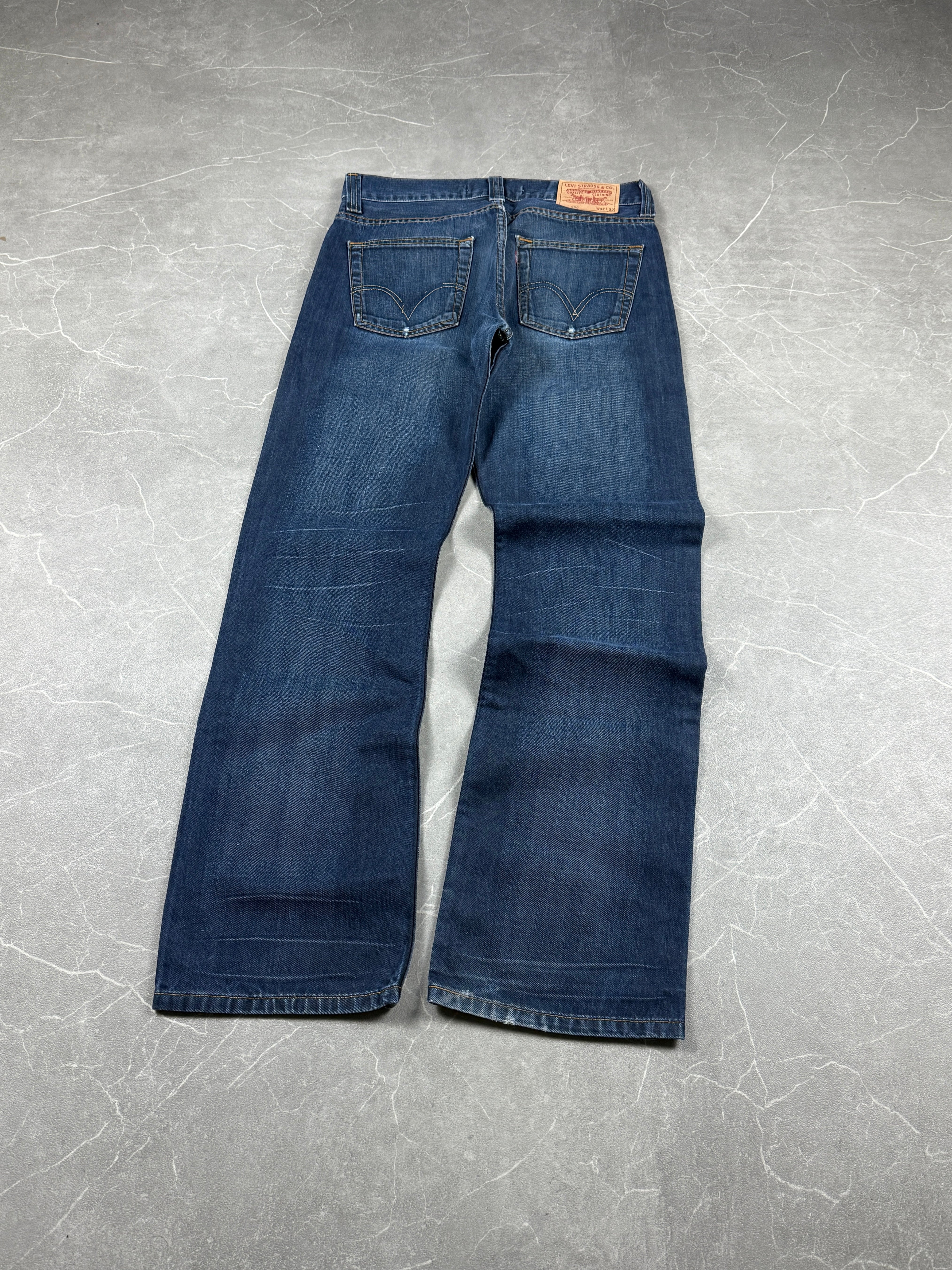 Levis Straight Jeans
