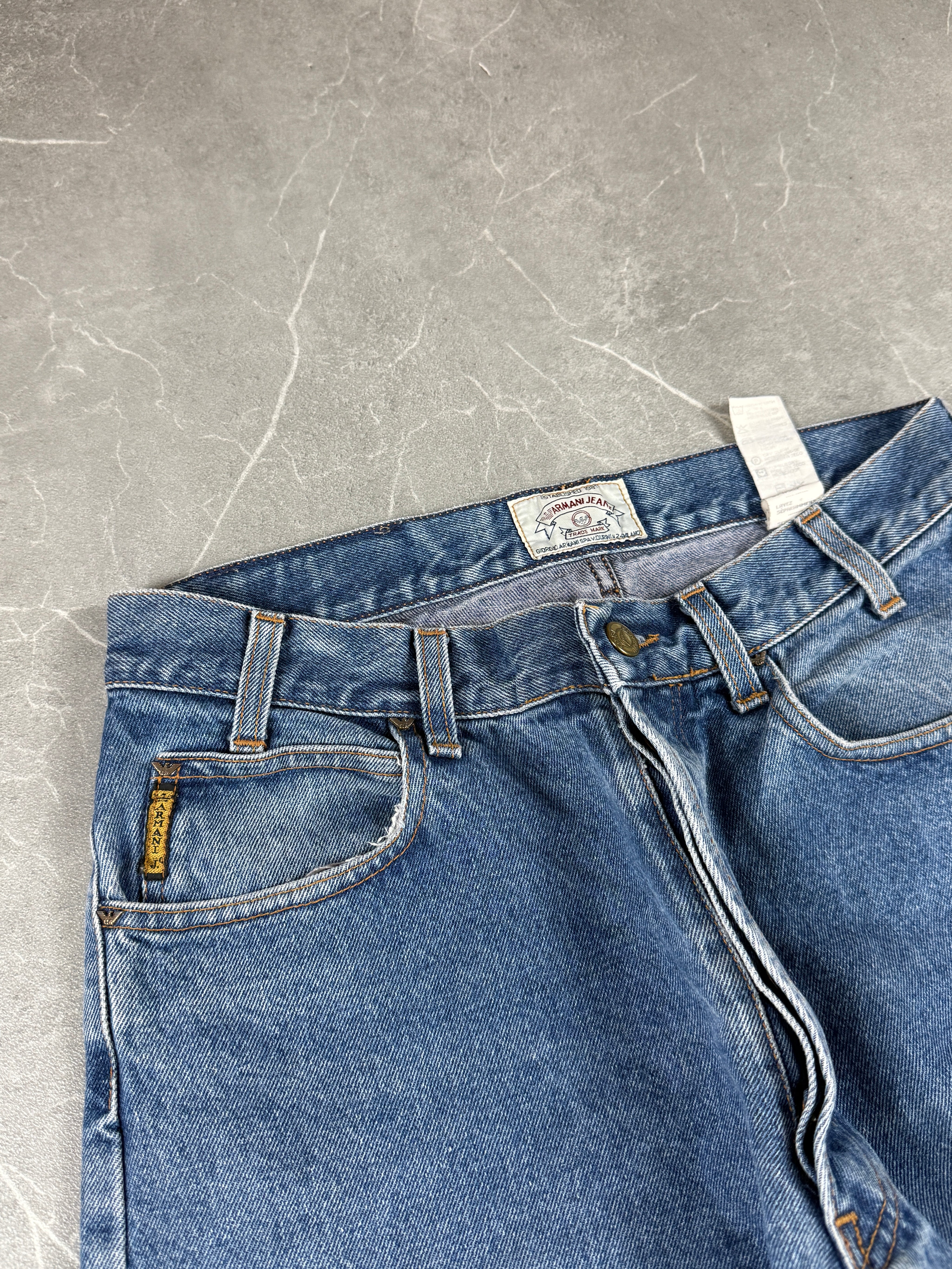Armani Jeans (L)