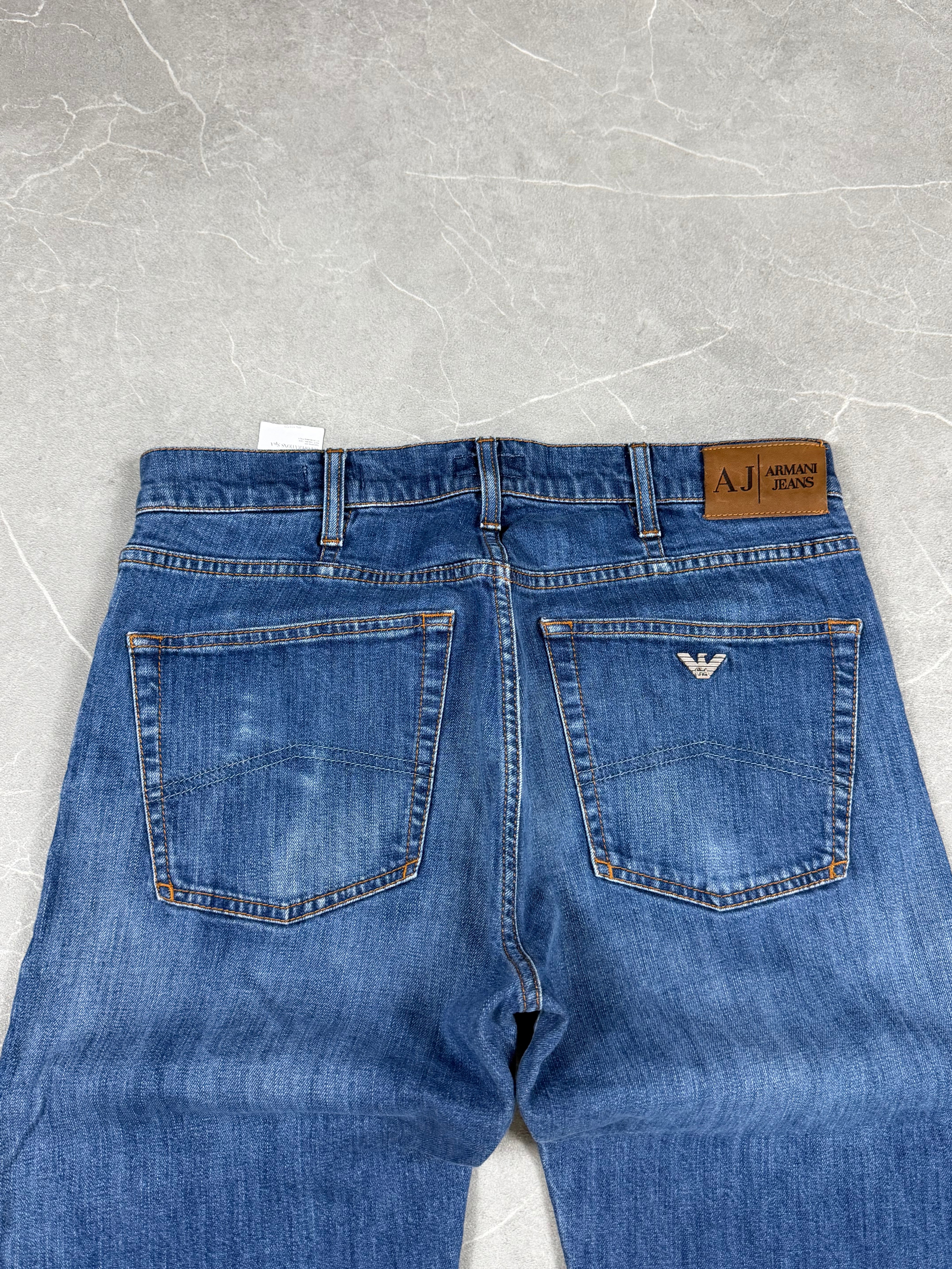 Armani straight-fit jeans (S)