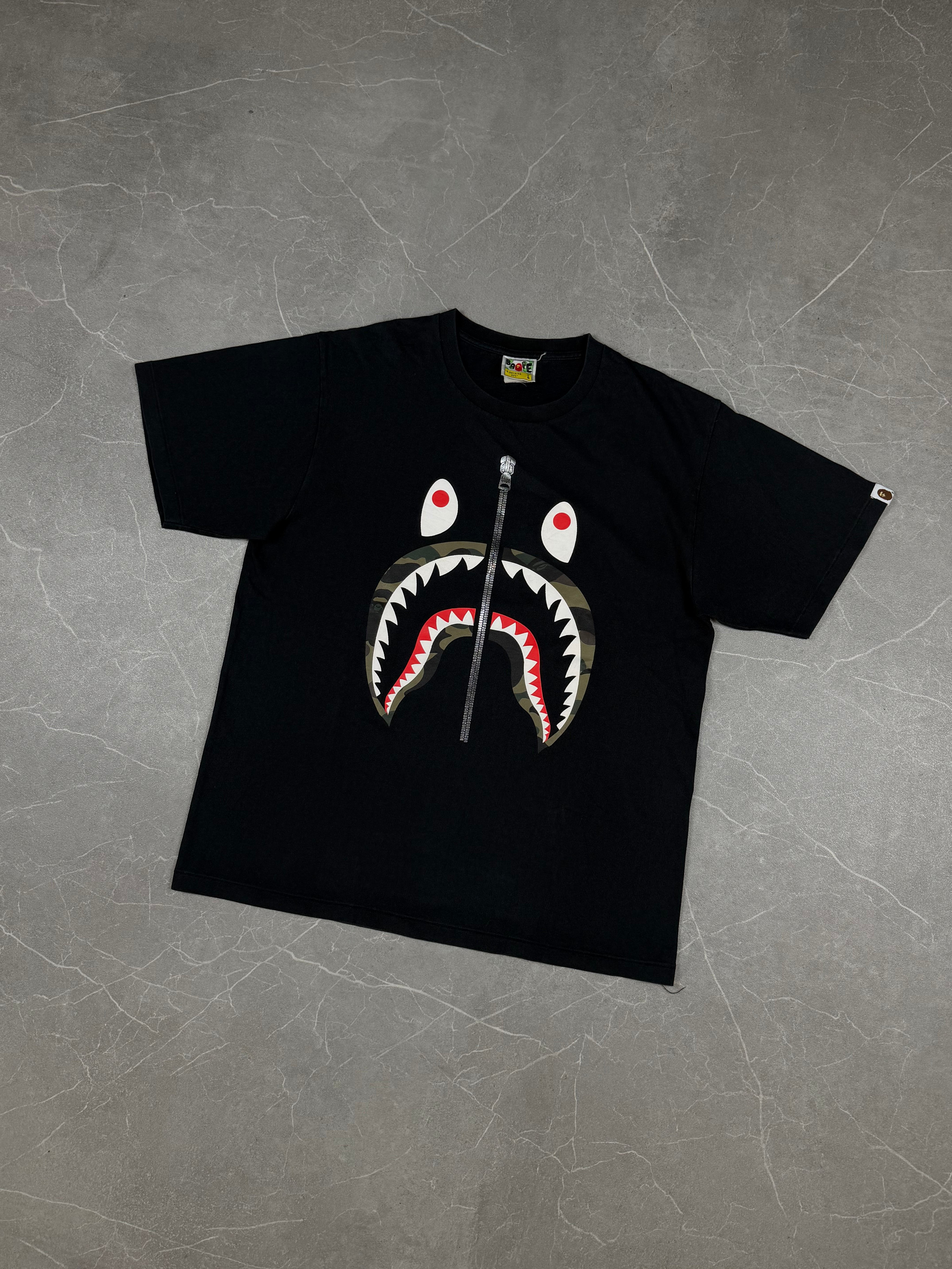 Bape camo Shark Tee (L)