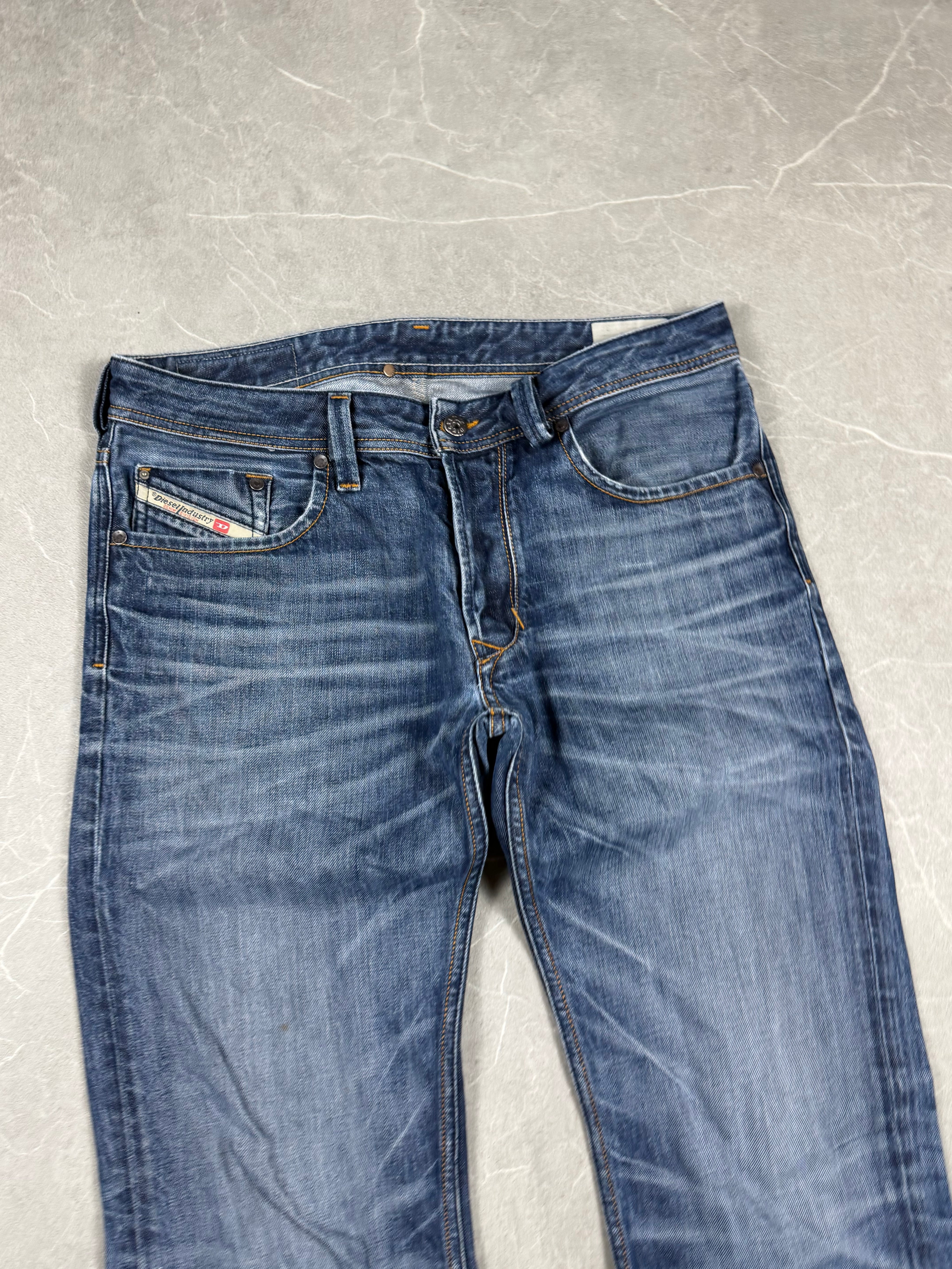 Diesel washed Slim/Straight Jeans (M-L)