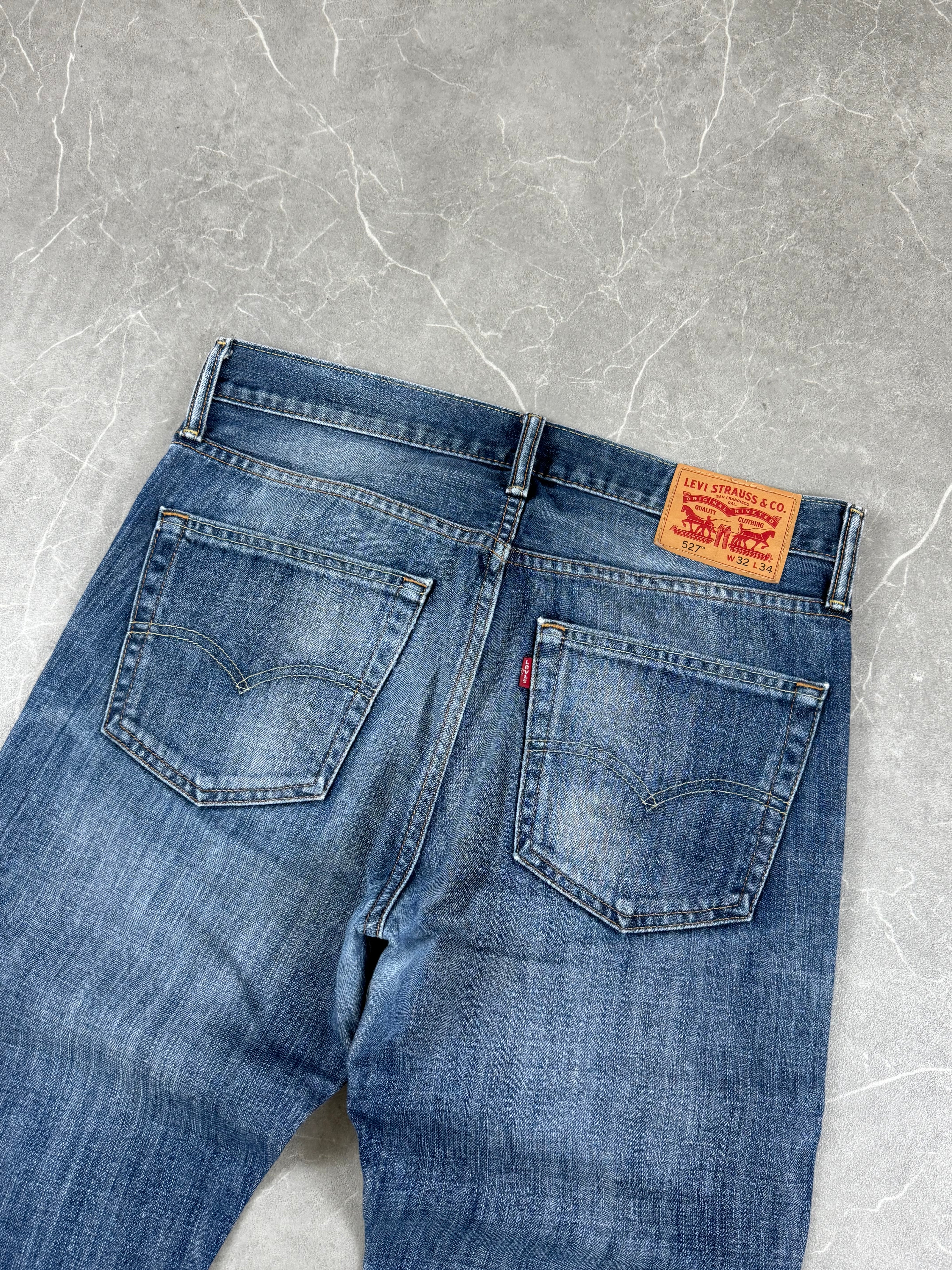 Levi's Bootcut Jeans (L-XL)
