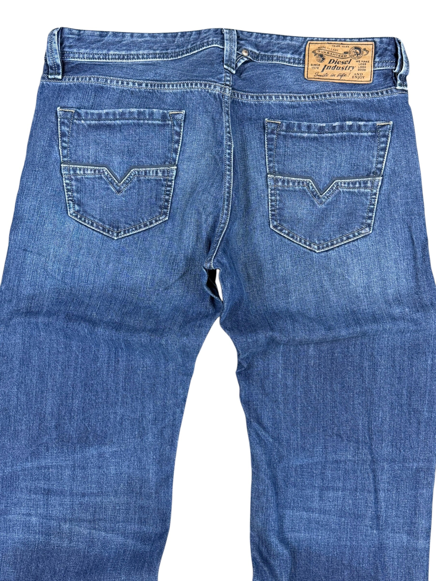 Diesel Straight-Fit Jeans (S-M)