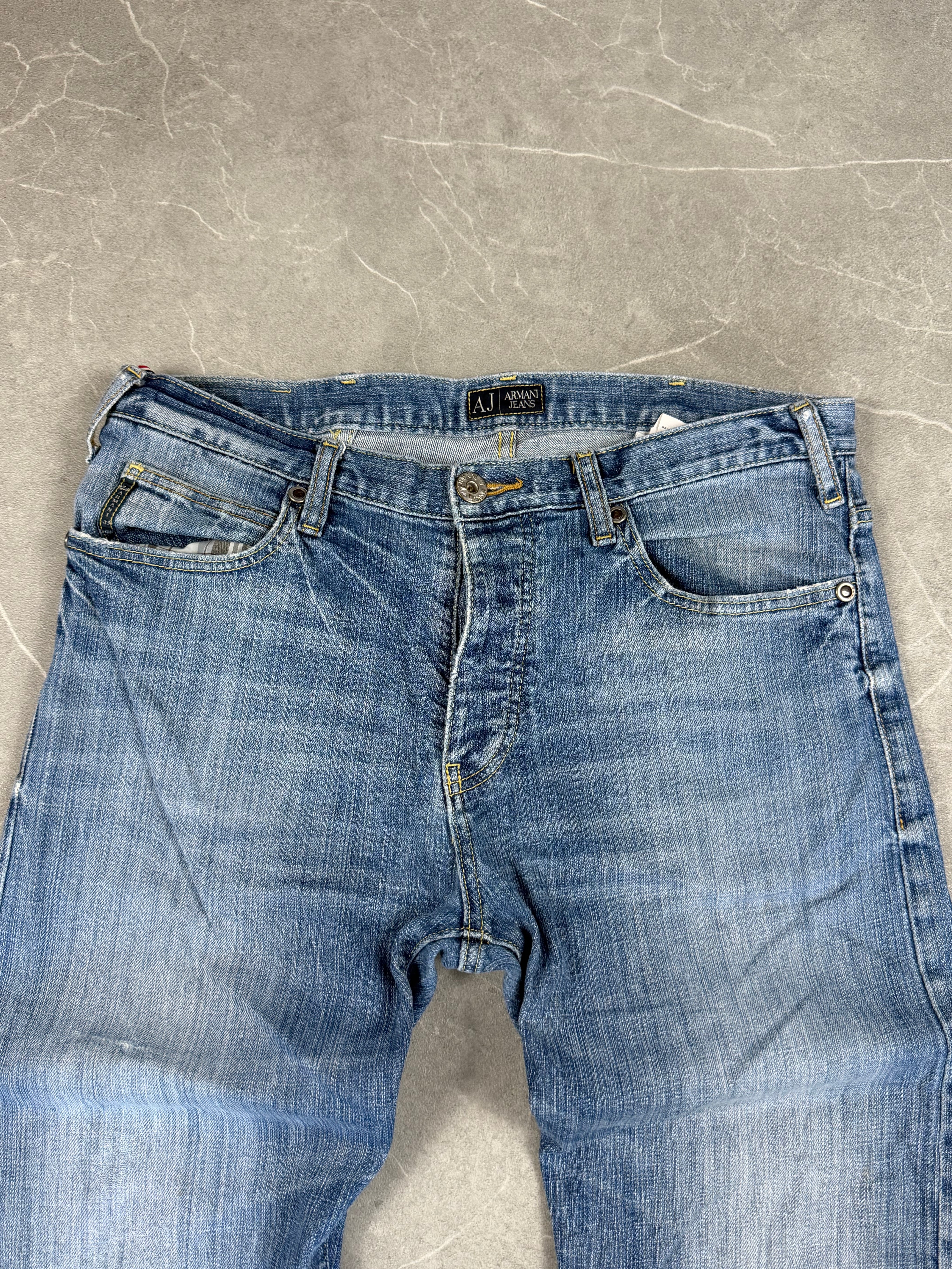 Armani Straight-Fit Jeans (M)