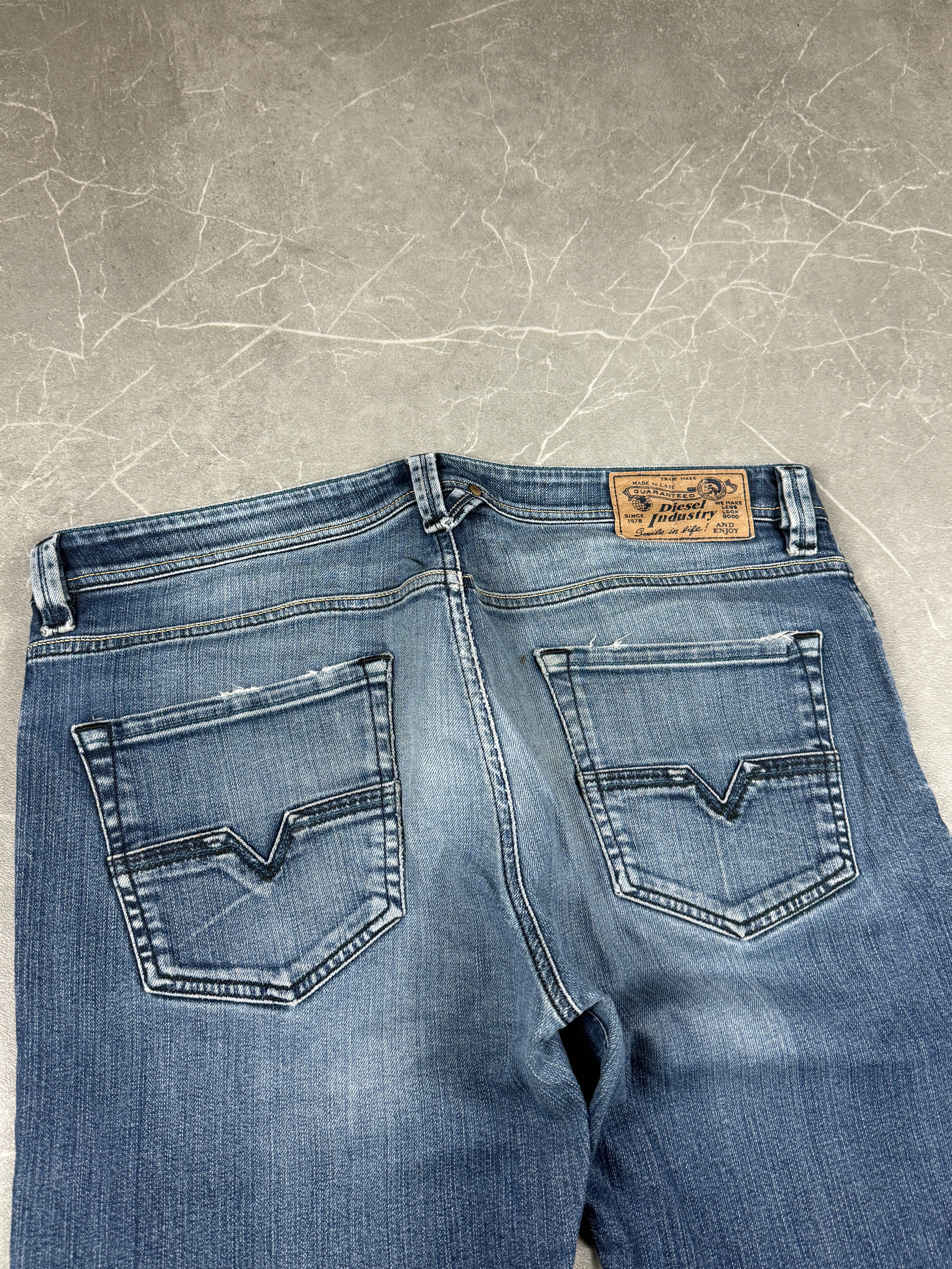 Diesel washed jeans (L)
